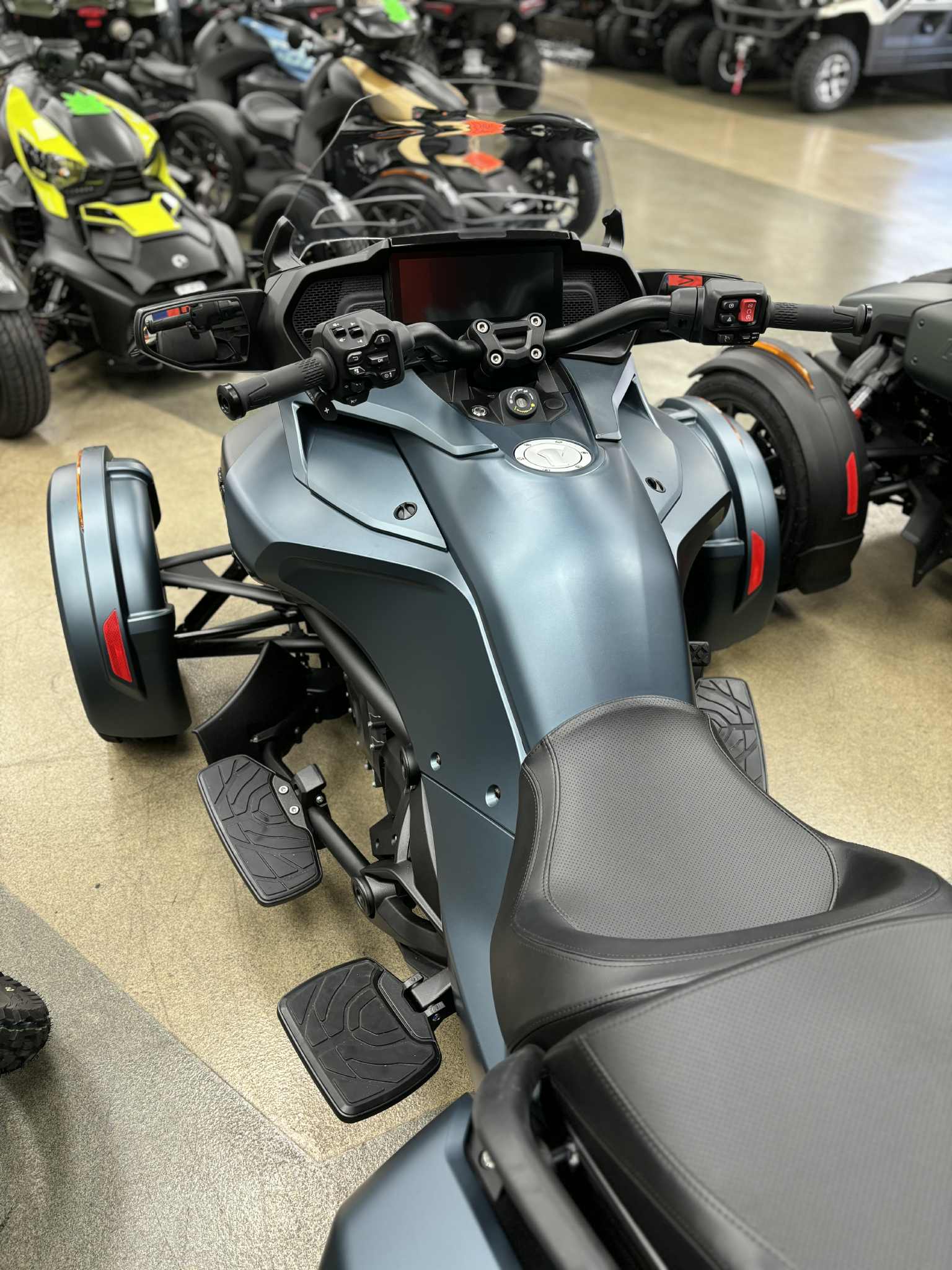 2025 Can-Am SPYDER F3 LIMITED - Photo 4