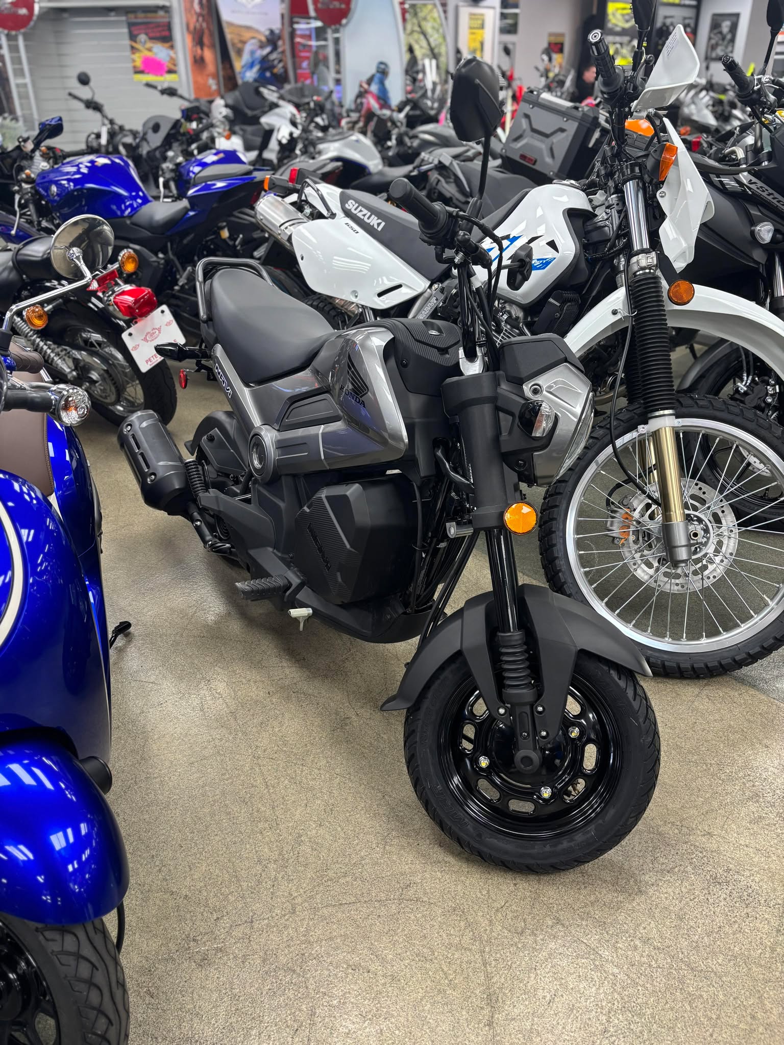 2025 Honda Navi - Photo 2