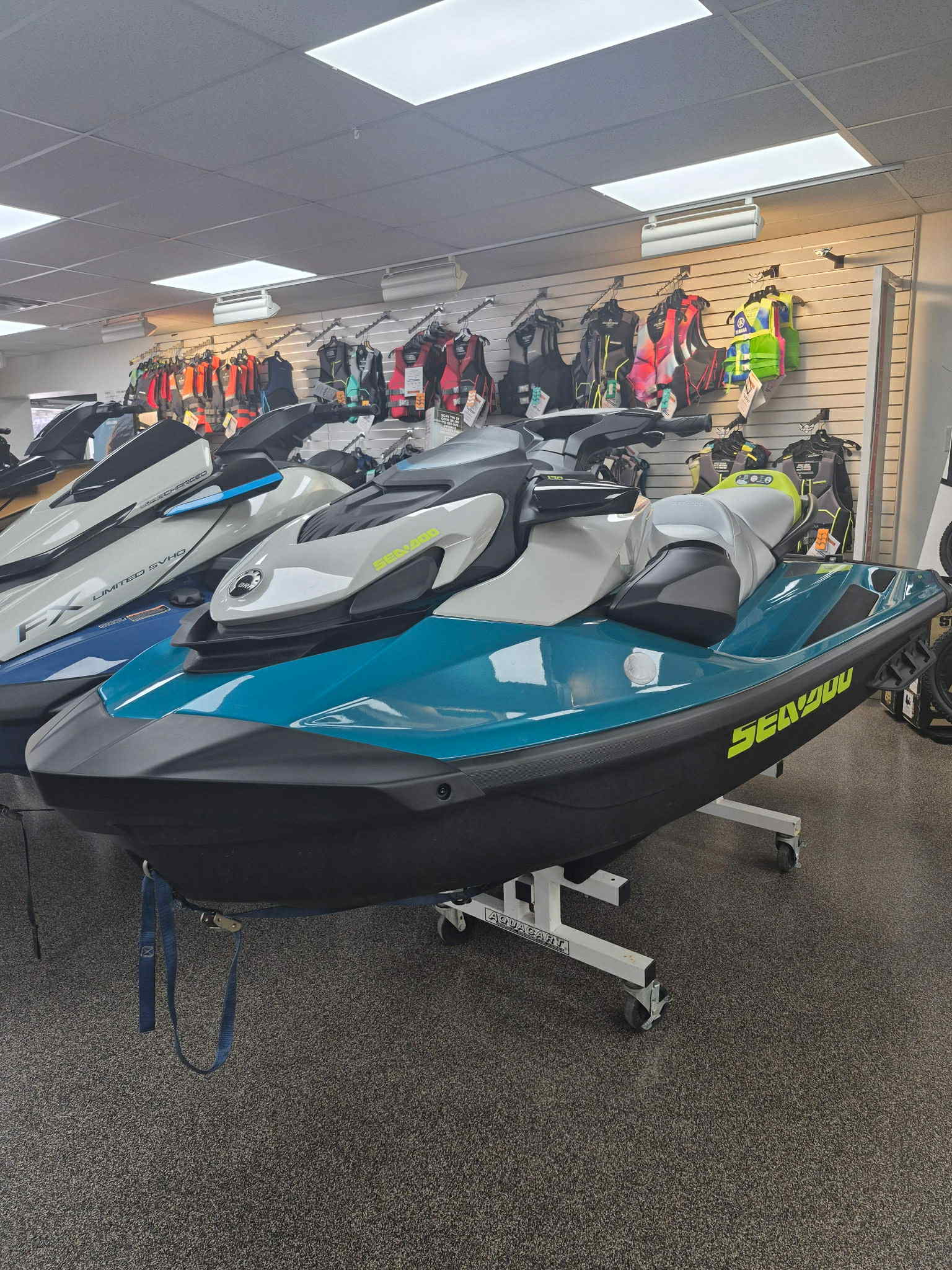 2025 Sea-Doo GTI SE 170 - Photo 3