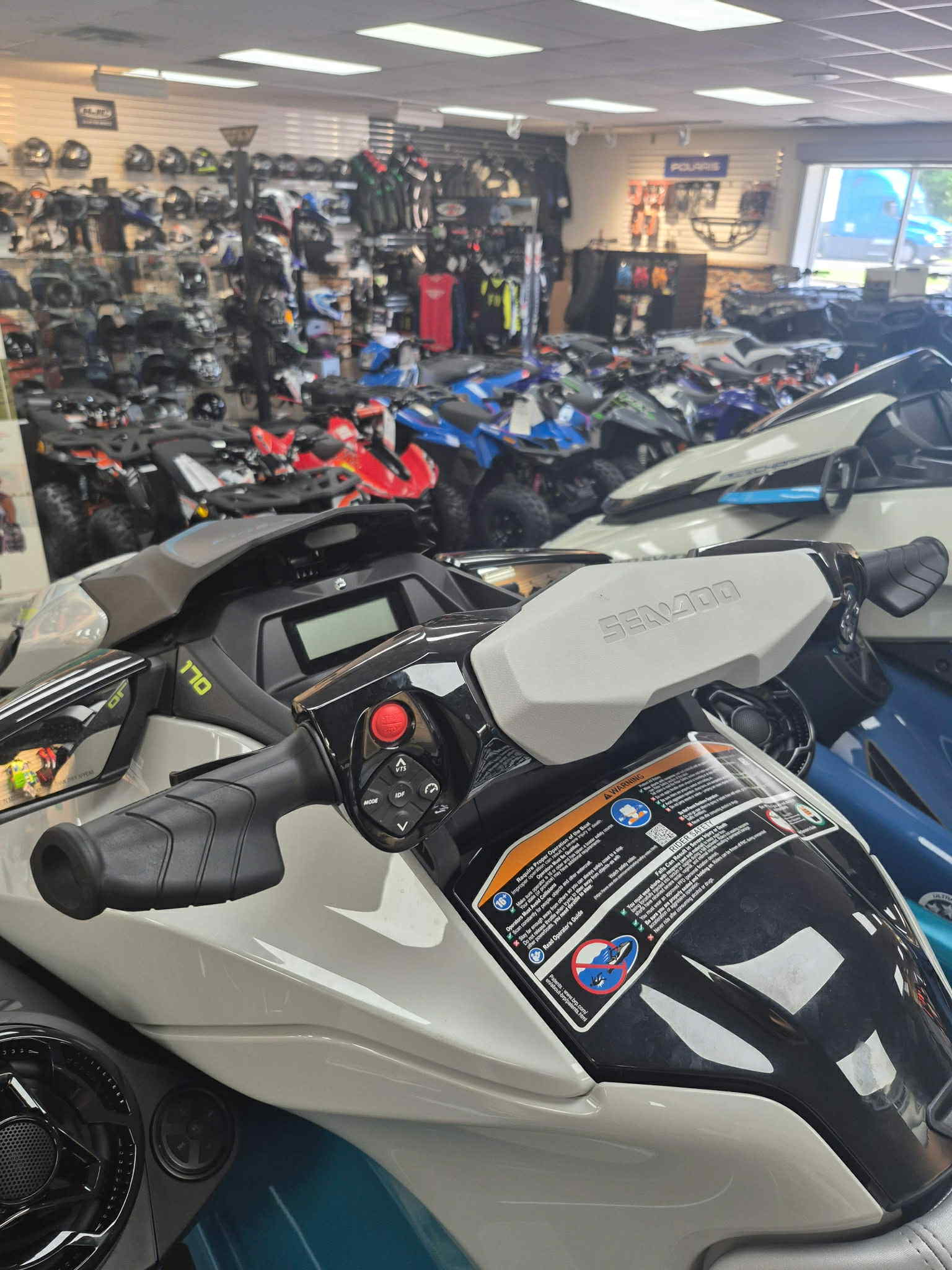 2025 Sea-Doo GTI SE 170 - Photo 3