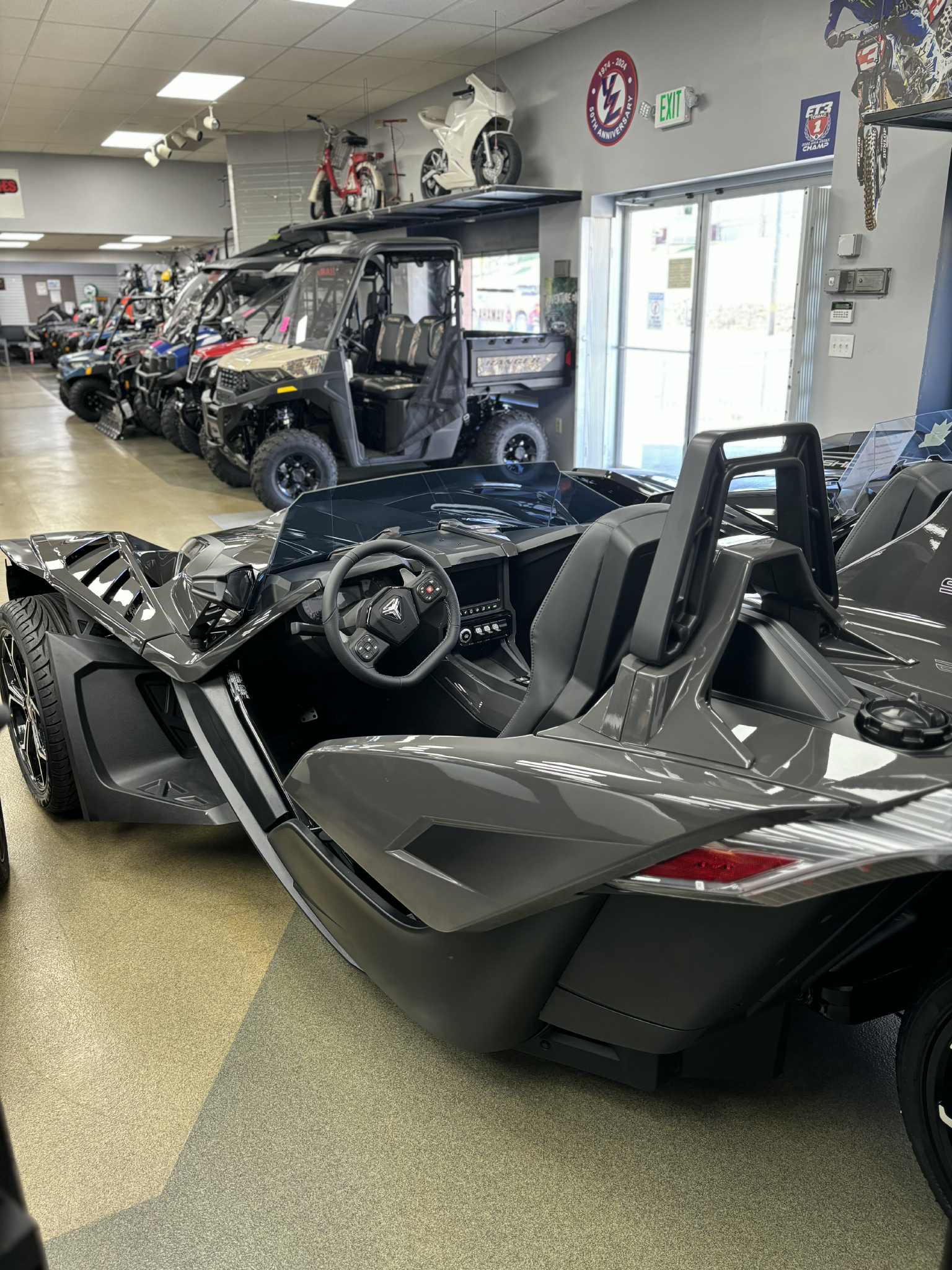 2025 Slingshot SLINGSHOT R AUTODRIVE - Photo 4