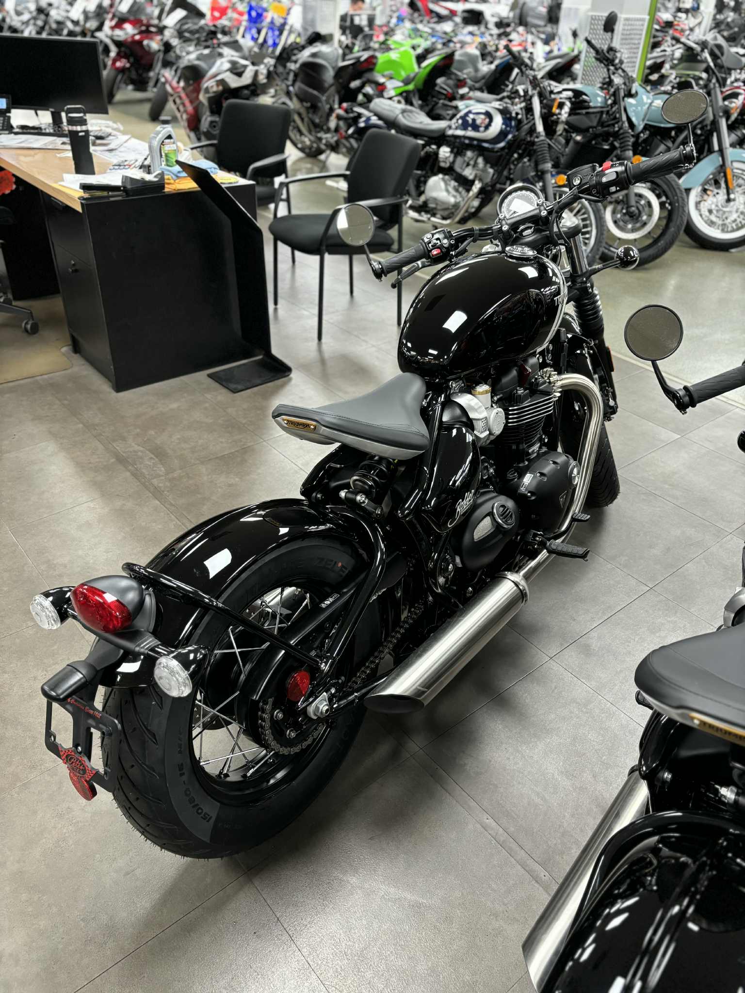 2025 Triumph Bonneville Bobber - Photo 7