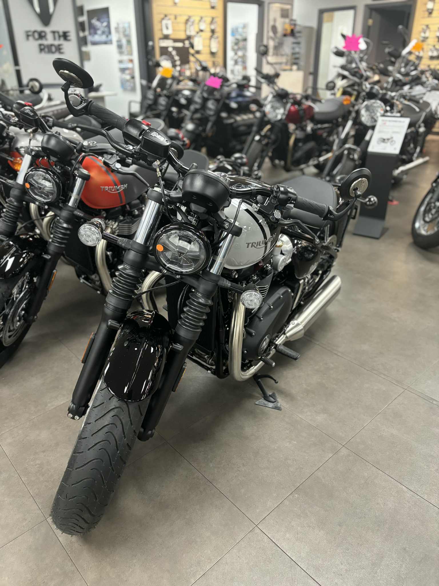 2025 Triumph Bonneville Bobber