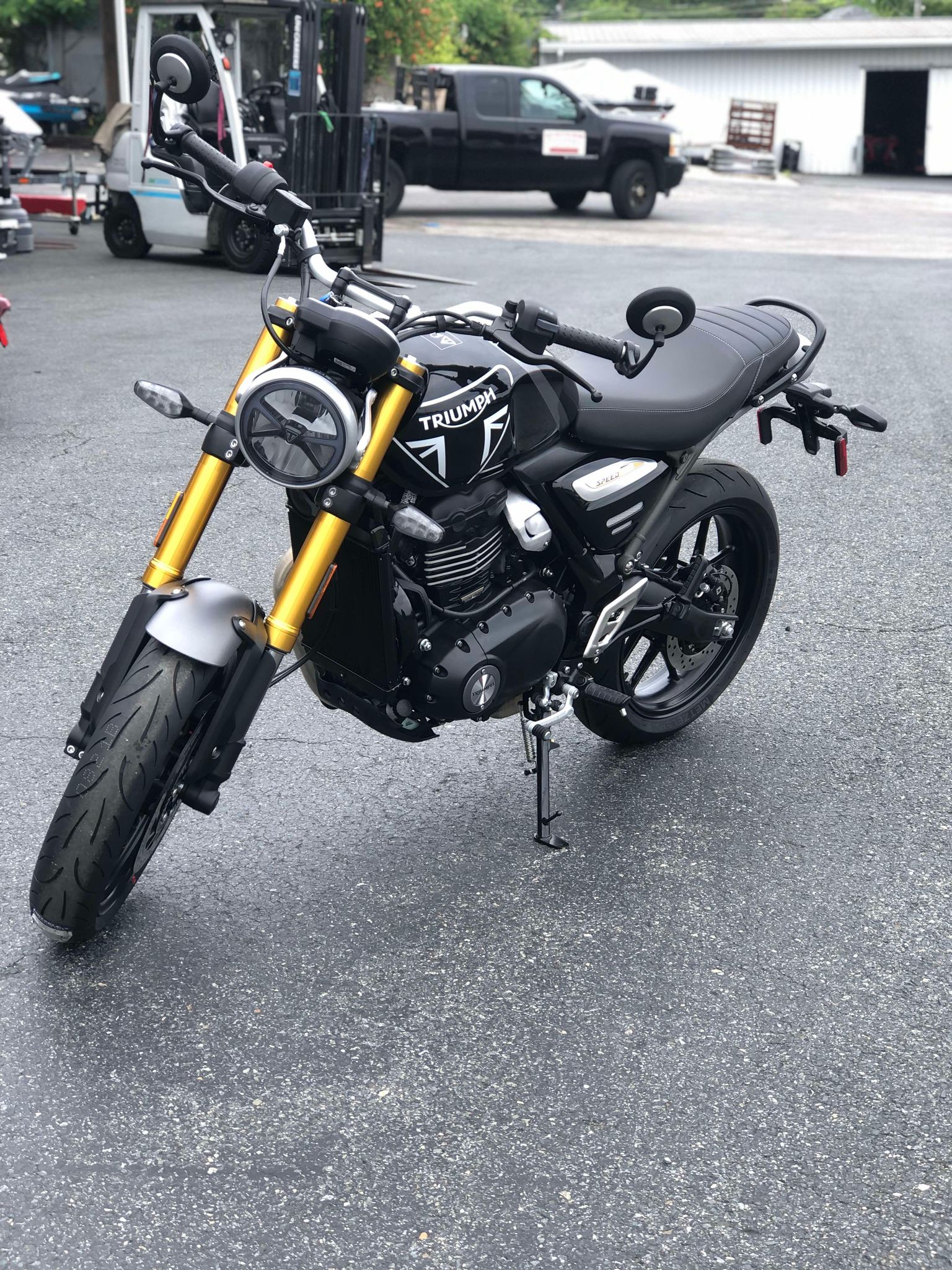 2025 Triumph Speed 400 - Photo 2
