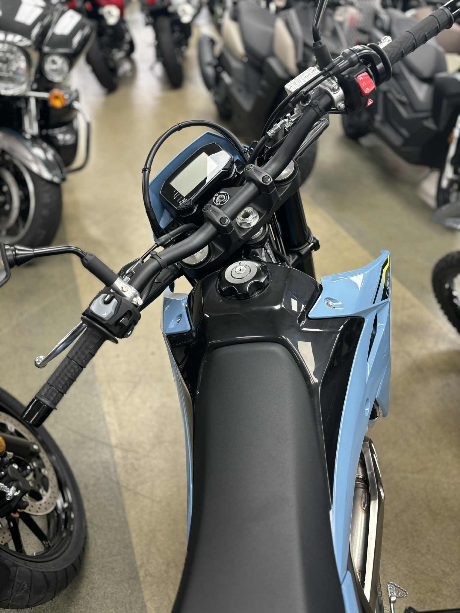 2025 Suzuki DR-Z 4SM - Photo 2