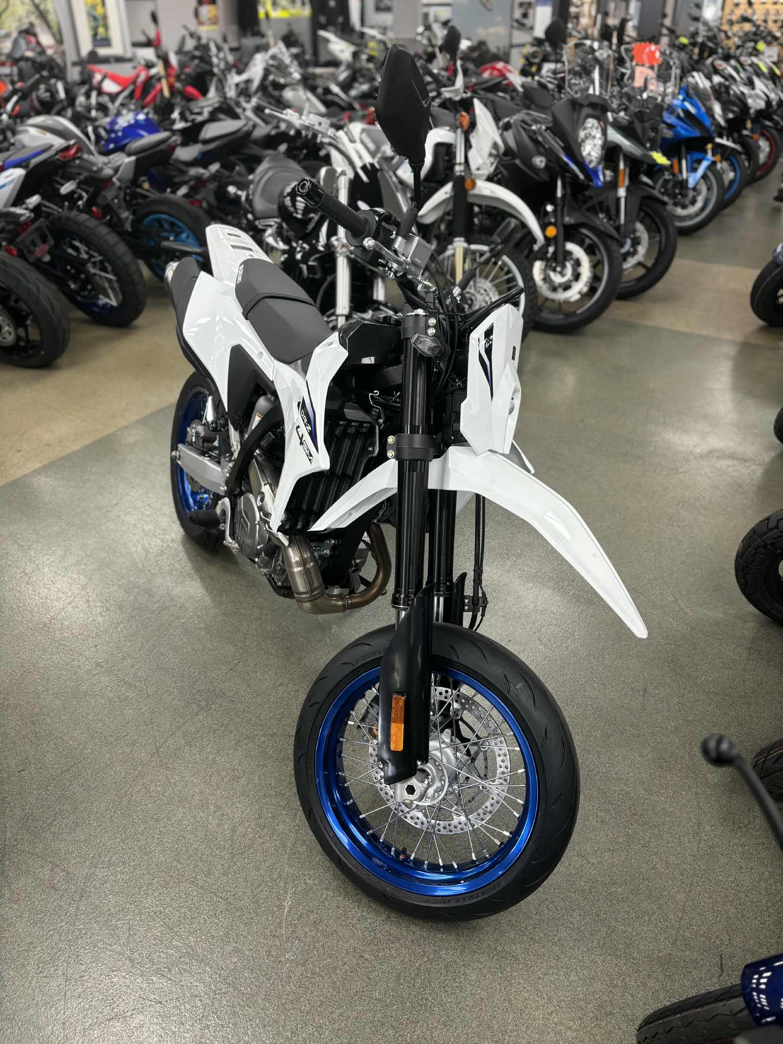 2025 Suzuki DR-Z 4SM