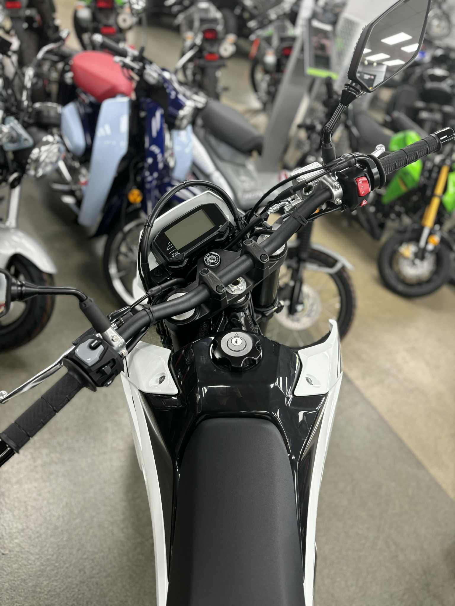 2025 Suzuki DR-Z 4SM - Photo 7