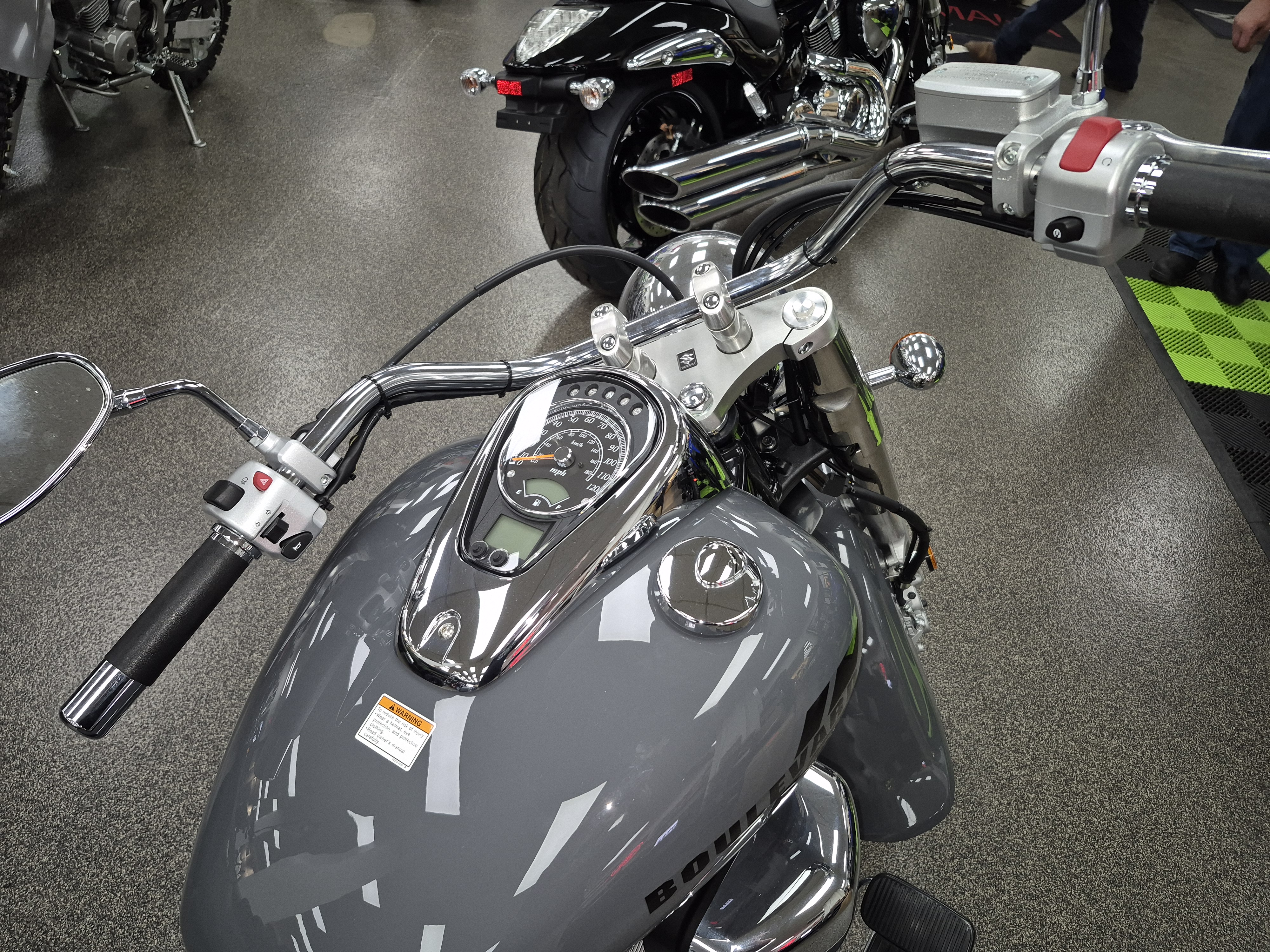 2025 Suzuki Boulevard C50 - Photo 2