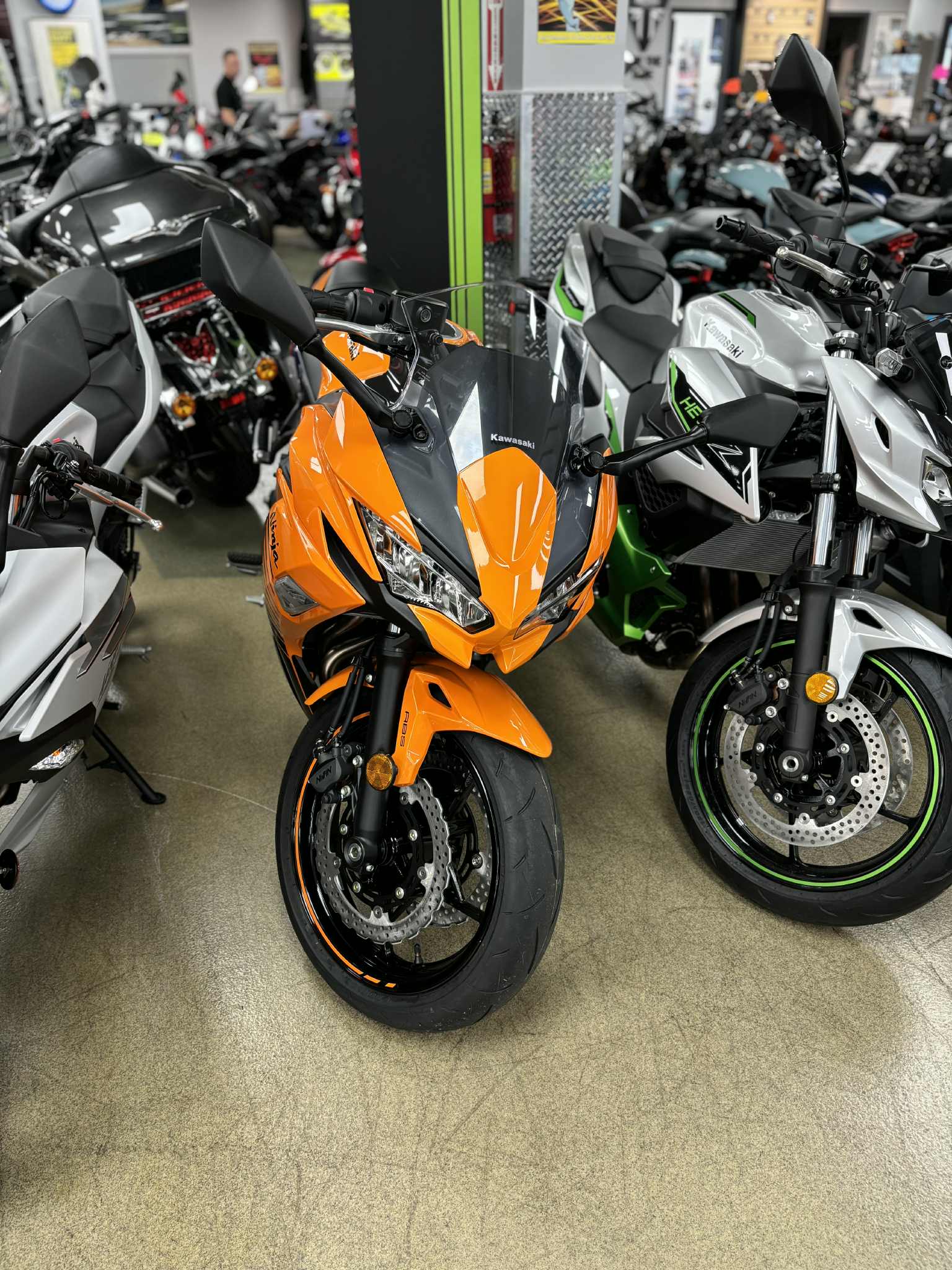 2025 Kawasaki Ninja 650 ABS - Photo 8