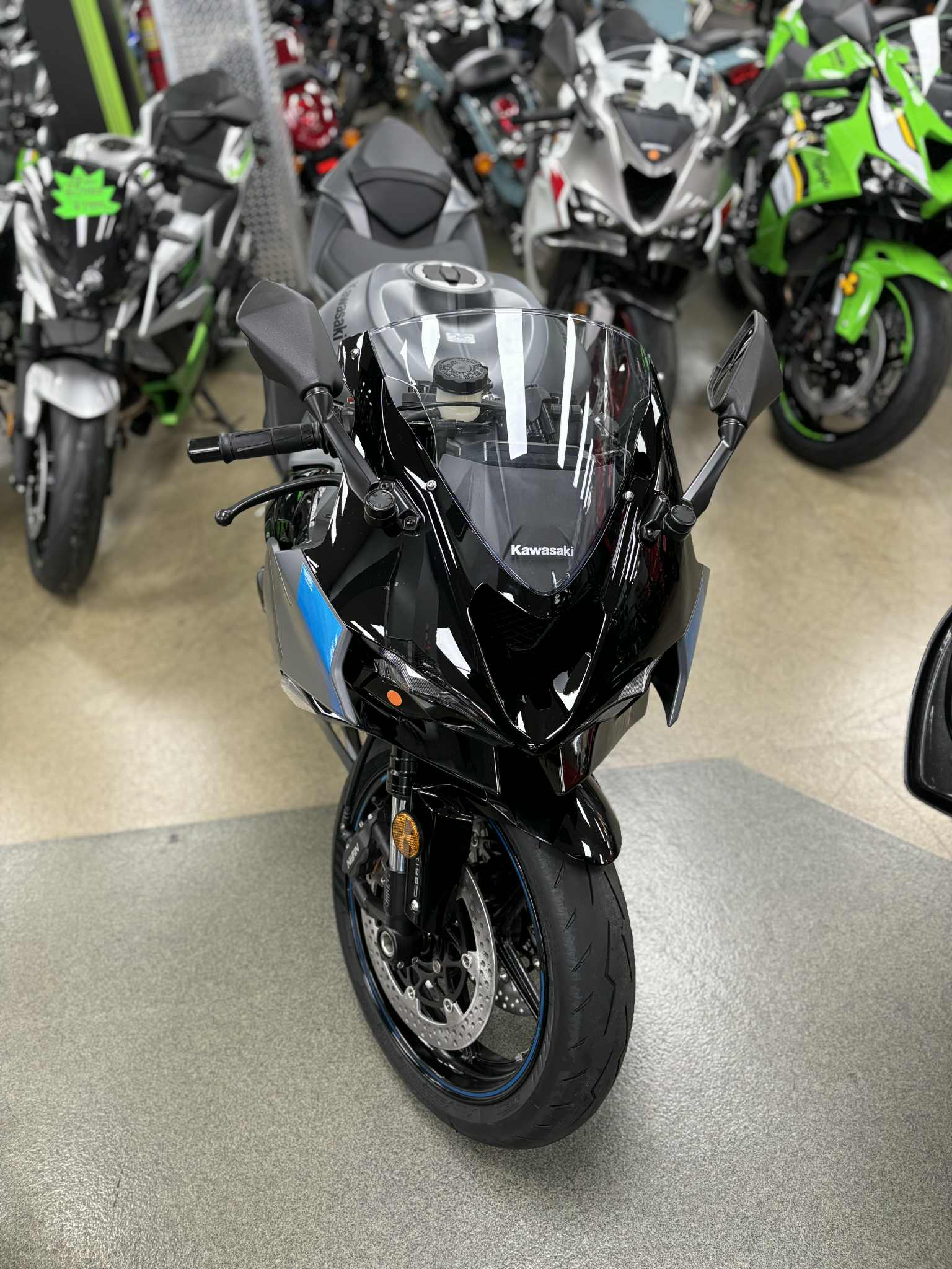 2025 Kawasaki Ninja ZX-6R ABS - Photo 9