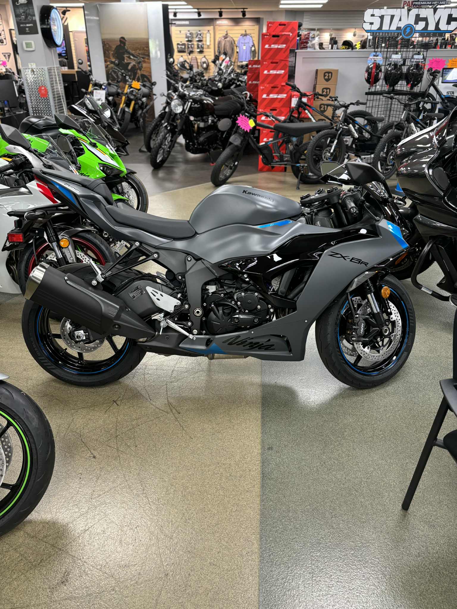 2025 Kawasaki Ninja ZX-6R ABS - Photo 6