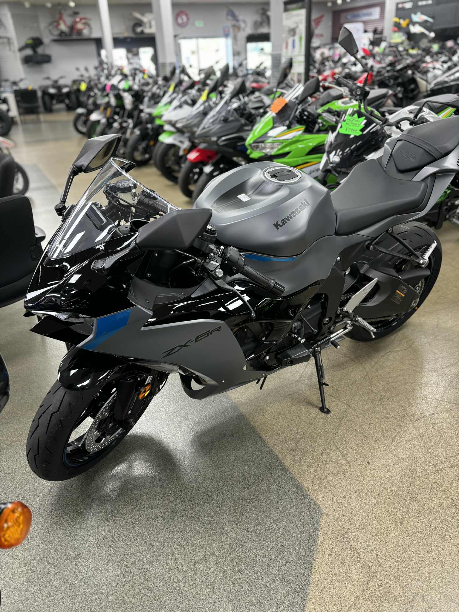2025 Kawasaki Ninja ZX-6R ABS - Photo 10