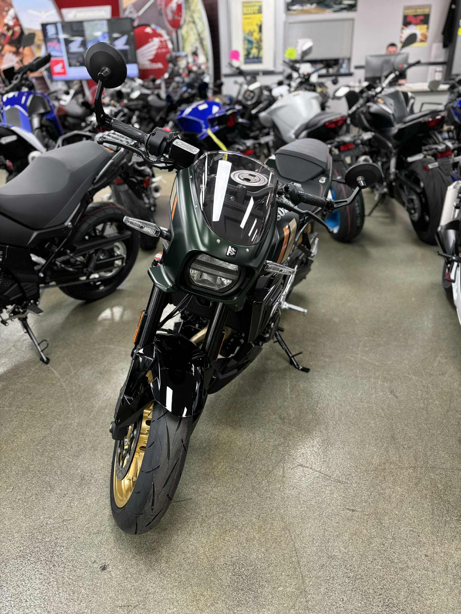 2026 Suzuki GSX 8TT - Photo 10