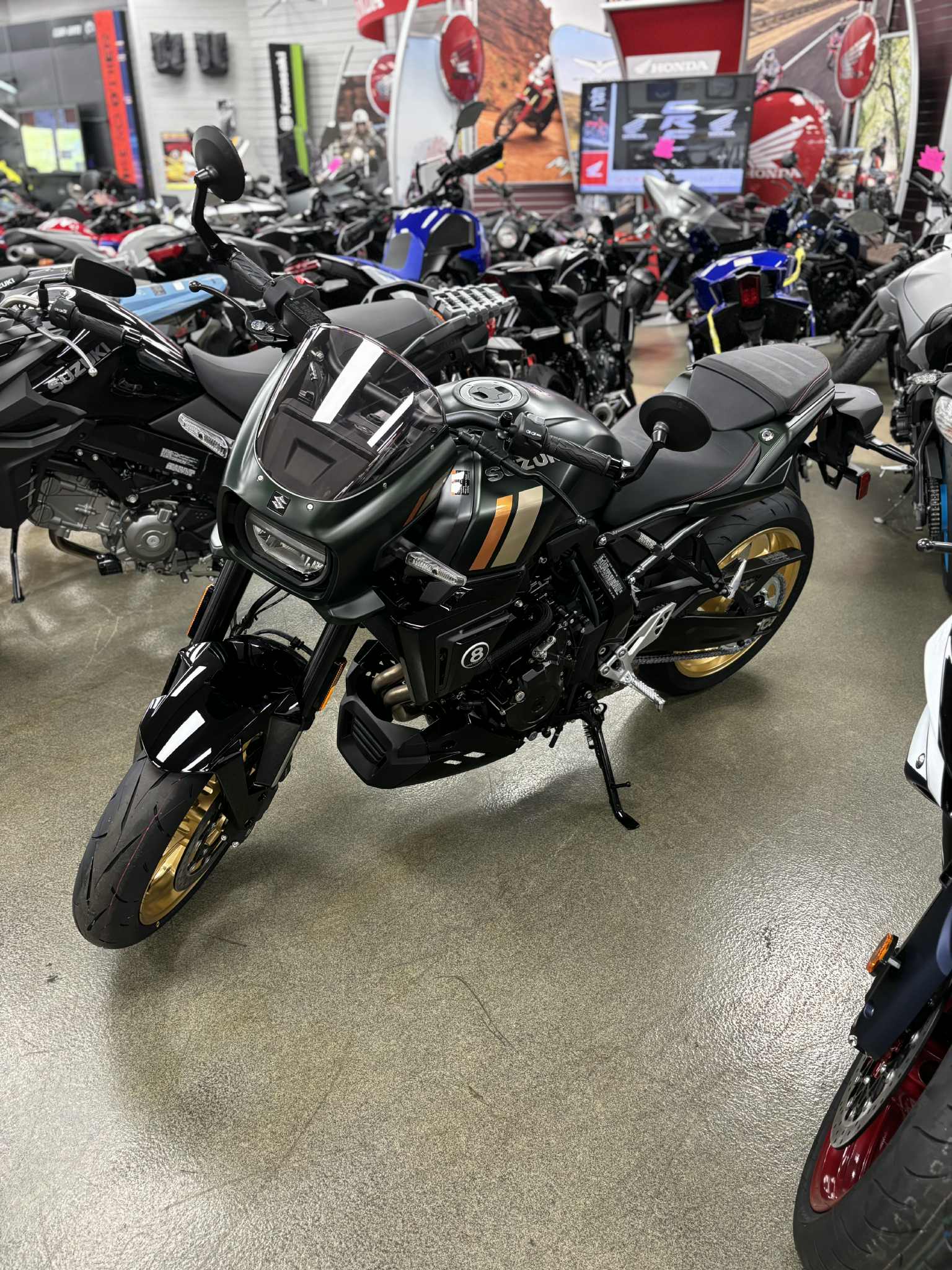 2026 Suzuki GSX 8TT - Photo 9