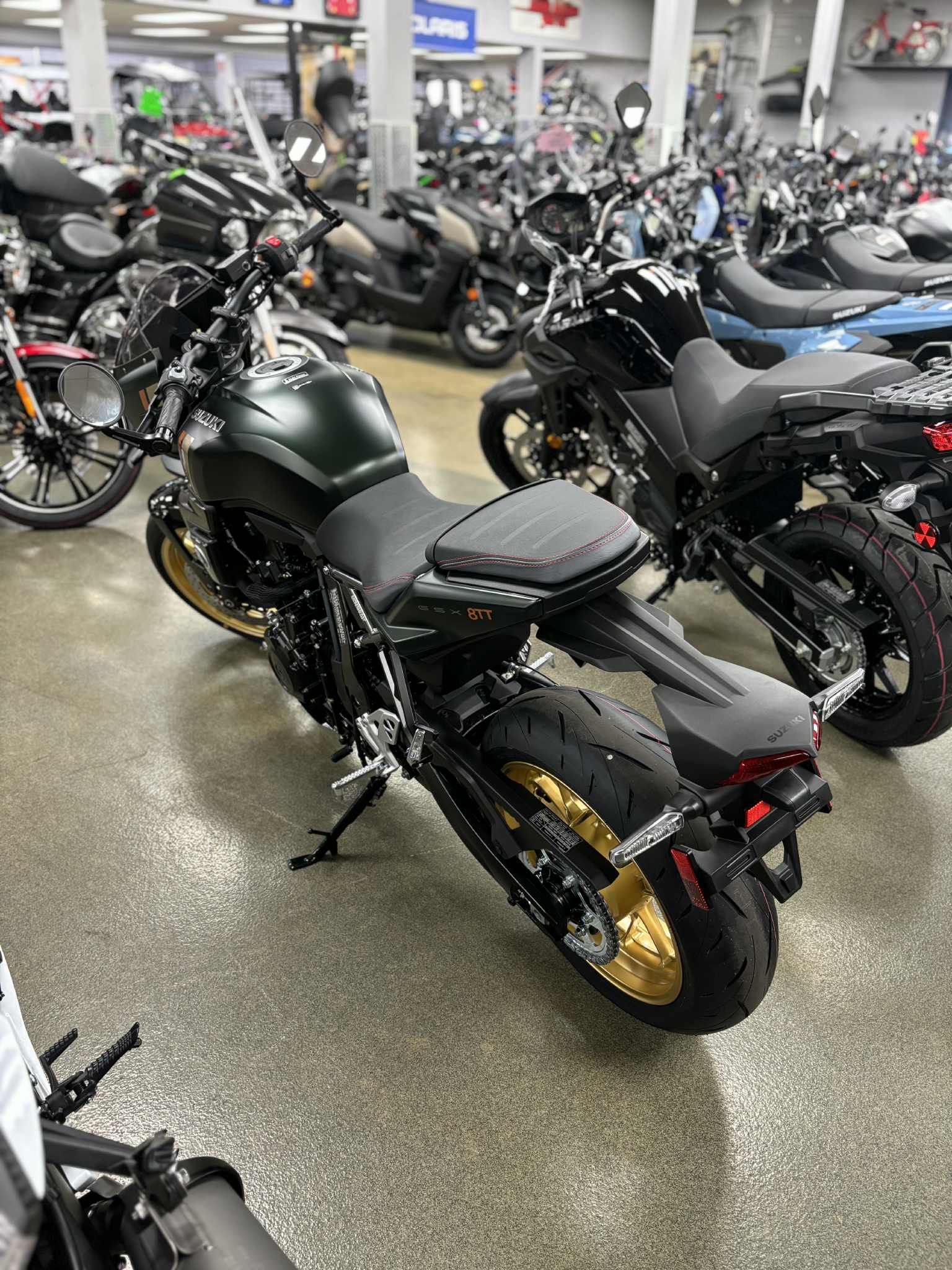 2026 Suzuki GSX 8TT - Photo 7