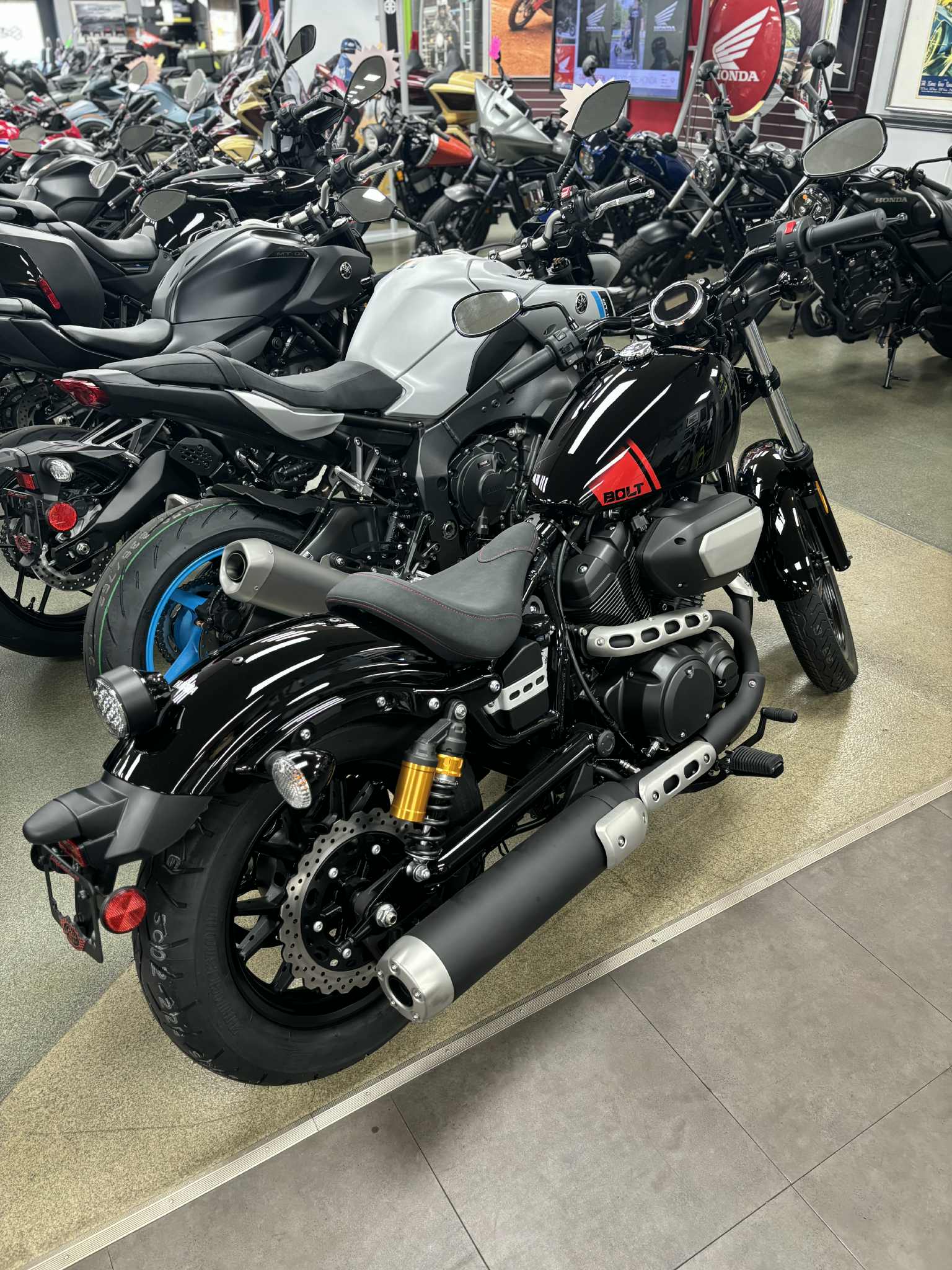 2025 Yamaha Bolt R-Spec - Photo 5
