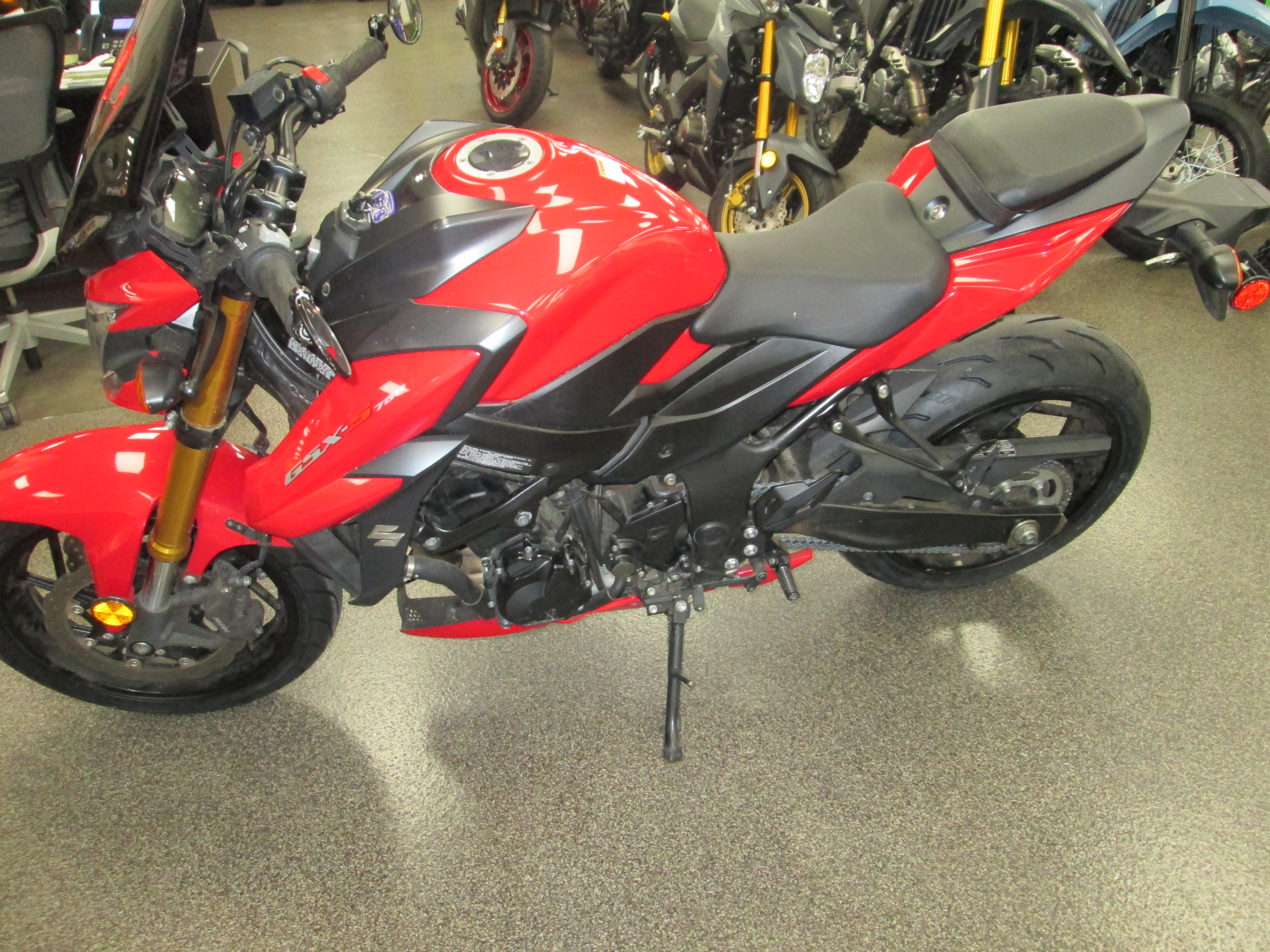 2018 Suzuki GSX-S750 - Photo 6