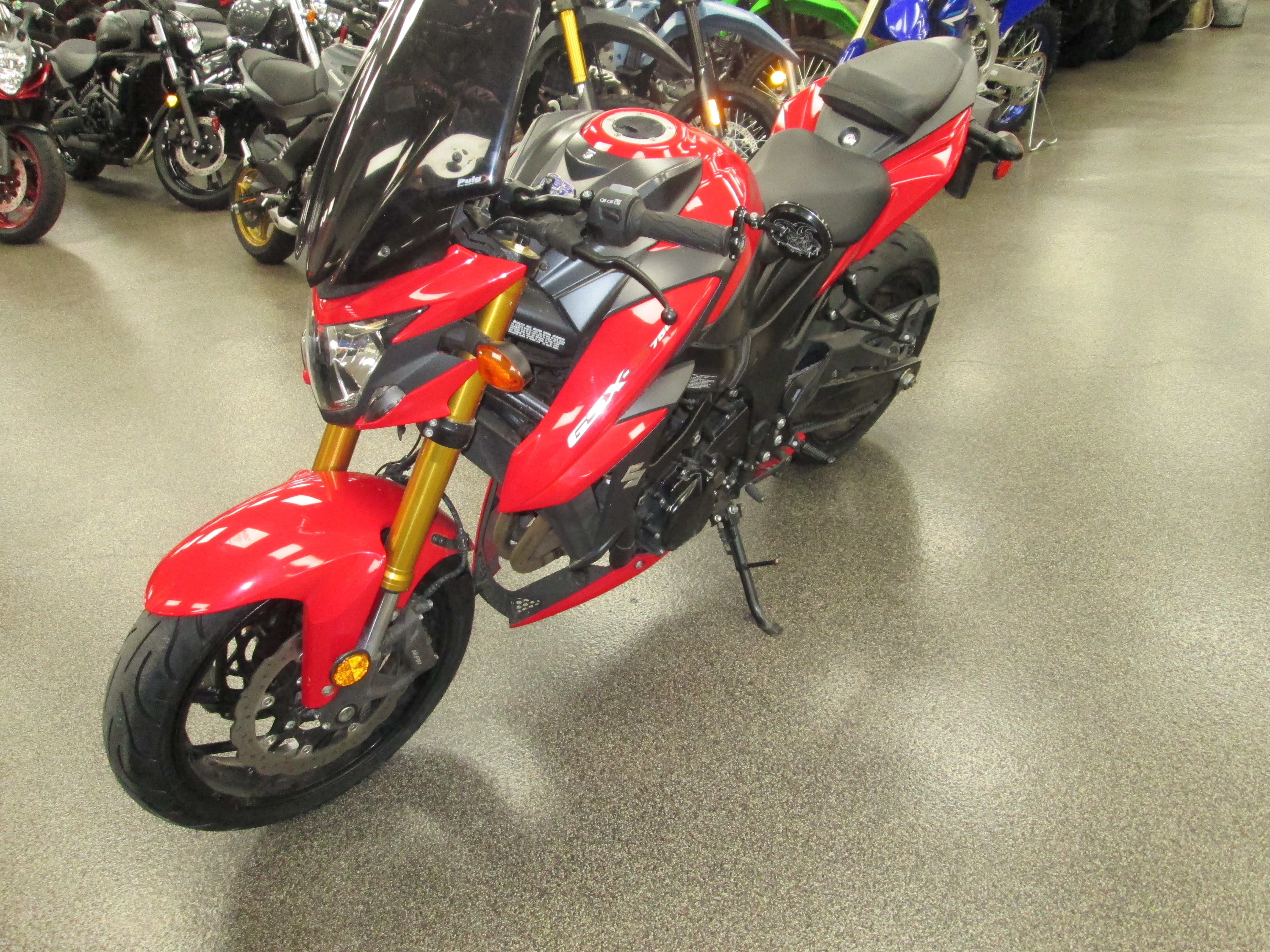 2018 Suzuki GSX-S750 - Photo 7