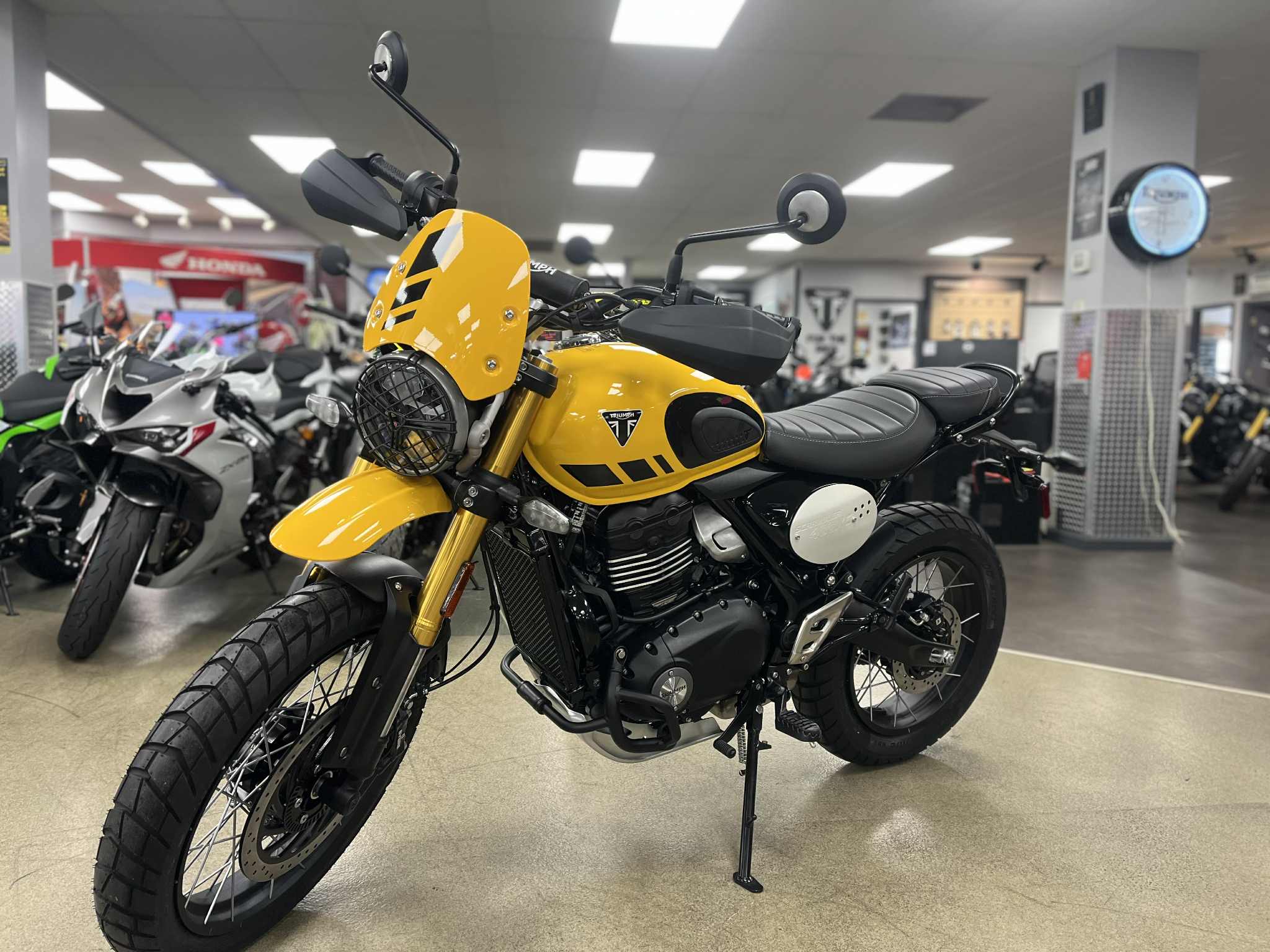 2026 Triumph Scrambler 400 XC - Photo 4