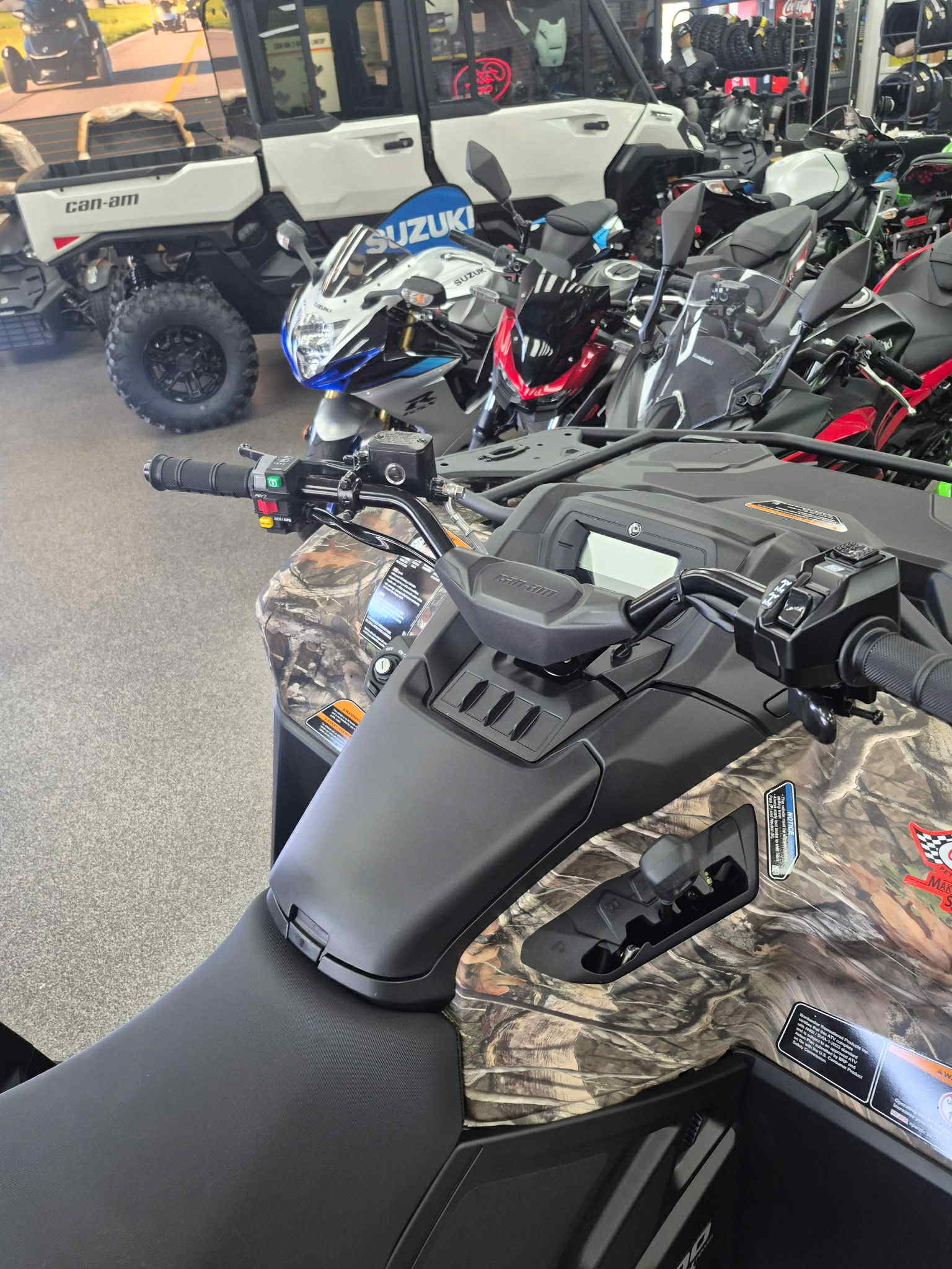 2026 Can-Am OUTLANDER DPS 700 - Photo 4