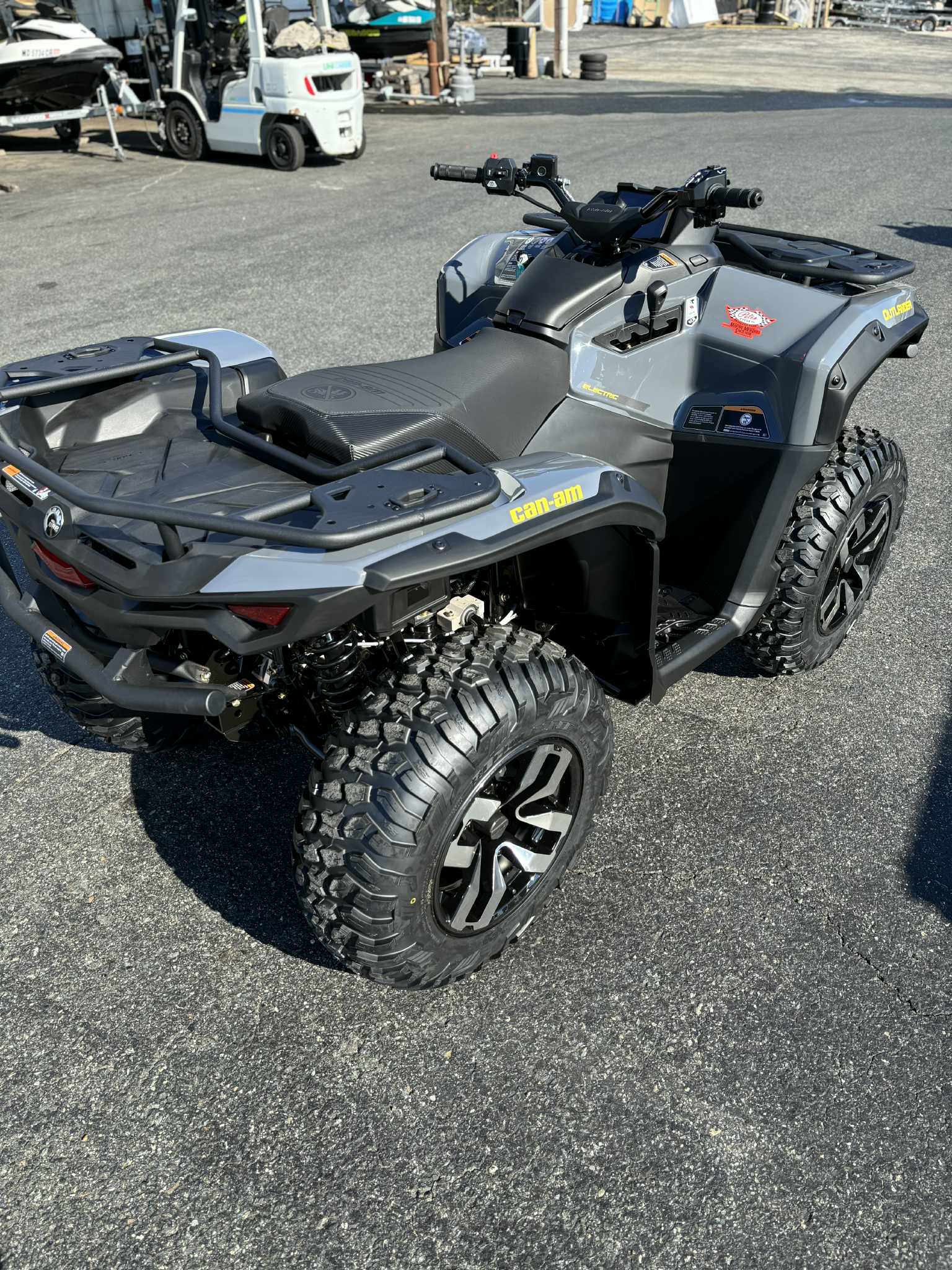 2026 Can-Am OUTLANDER E-POWER - Photo 7