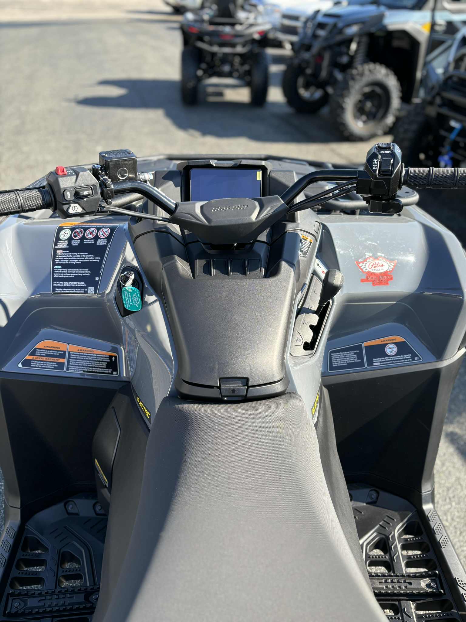 2026 Can-Am OUTLANDER E-POWER - Photo 5