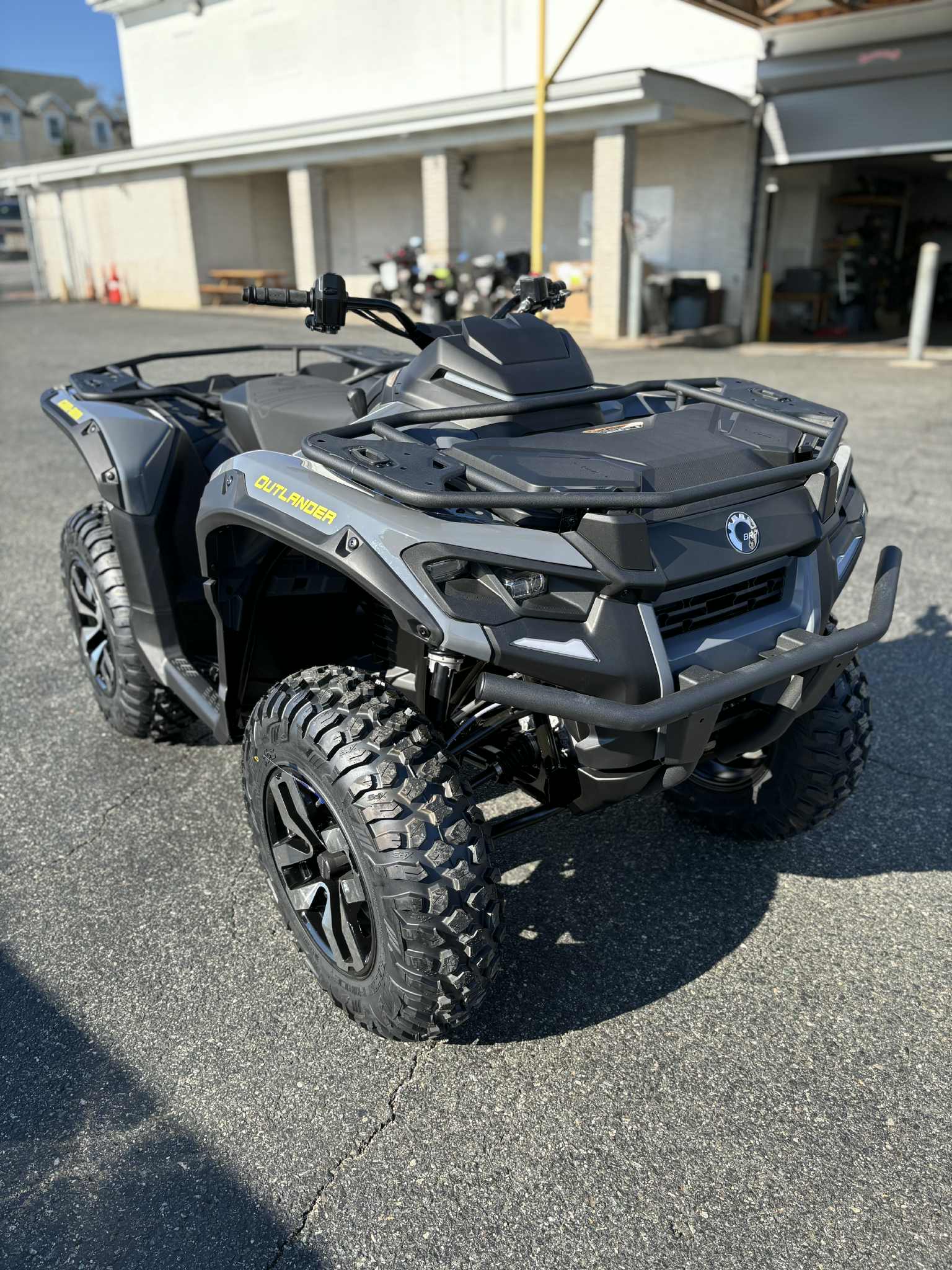 2026 Can-Am OUTLANDER E-POWER - Photo 9