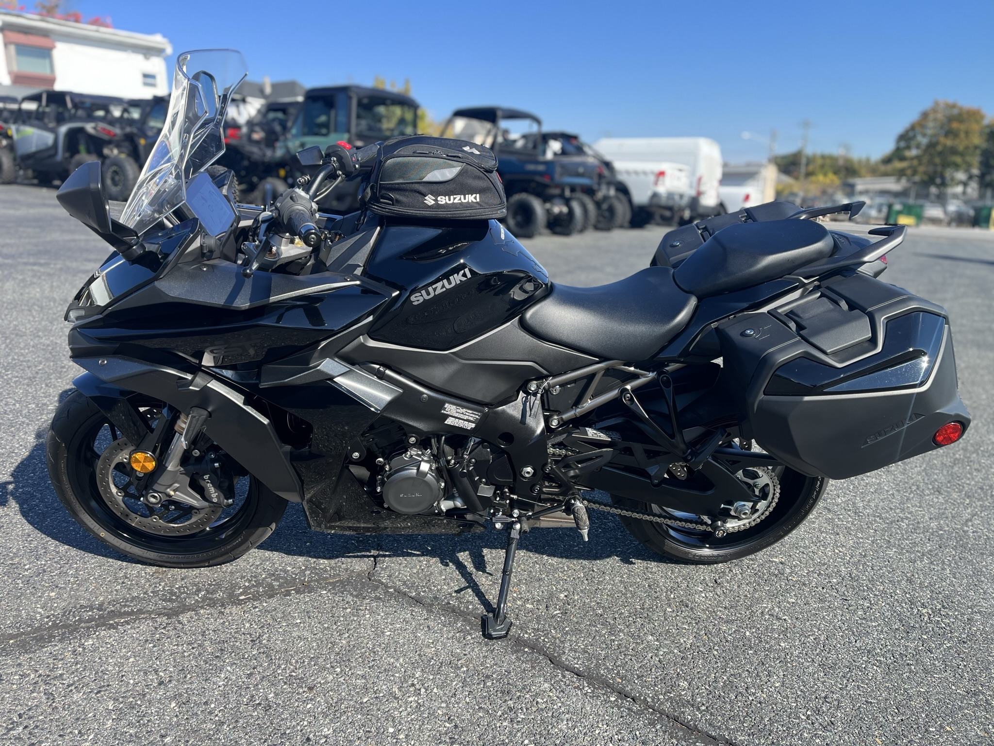 2022 Suzuki GSX-S1000GT - Photo 2