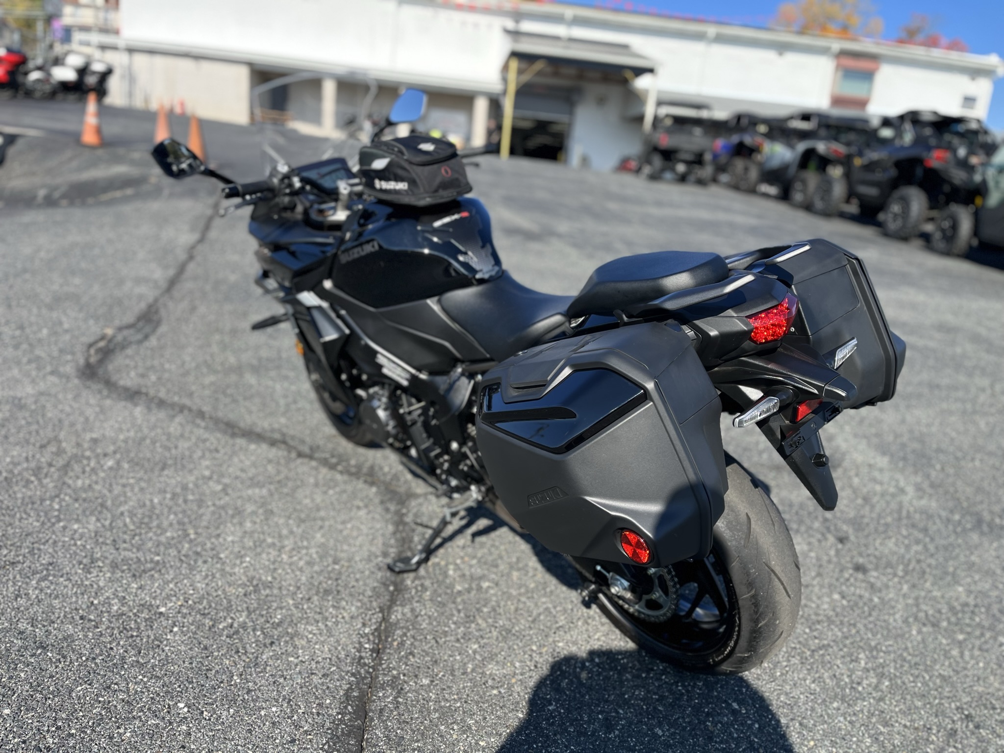 2022 Suzuki GSX-S1000GT - Photo 9