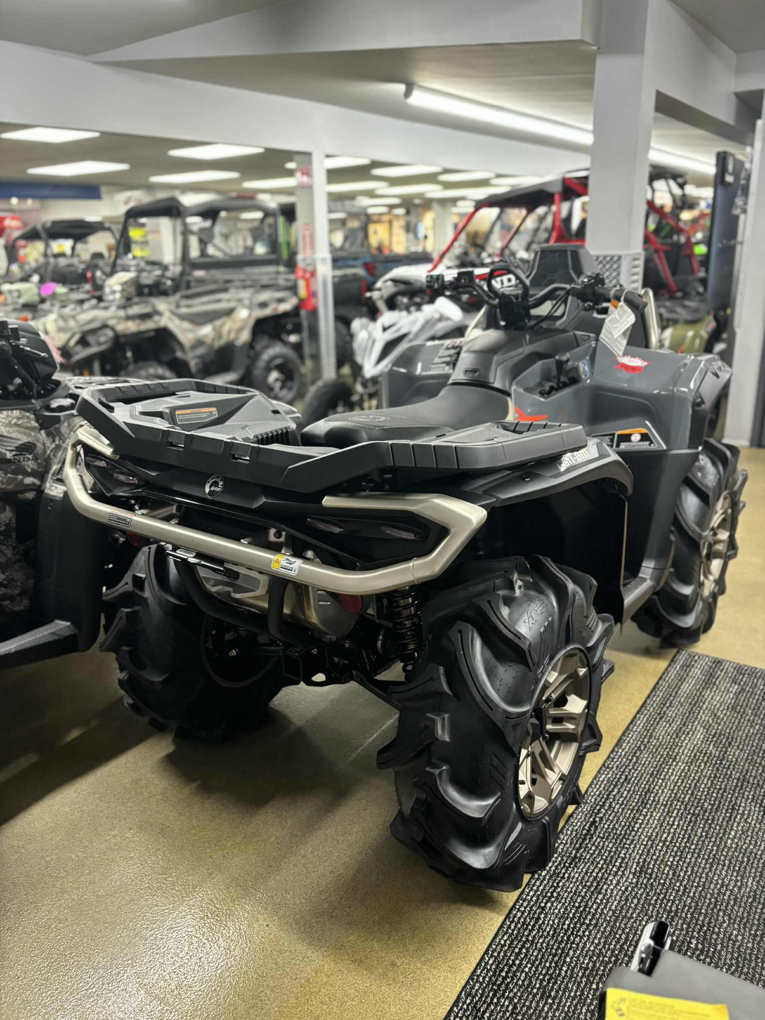 2026 Can-Am OUTLANDER XMR 1000R - Photo 5