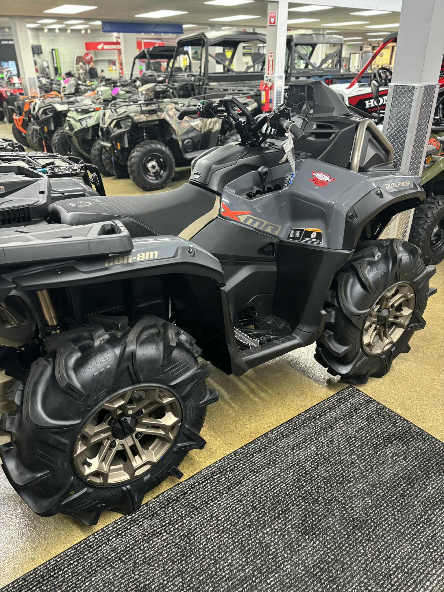 2026 Can-Am OUTLANDER XMR 1000R - Photo 4