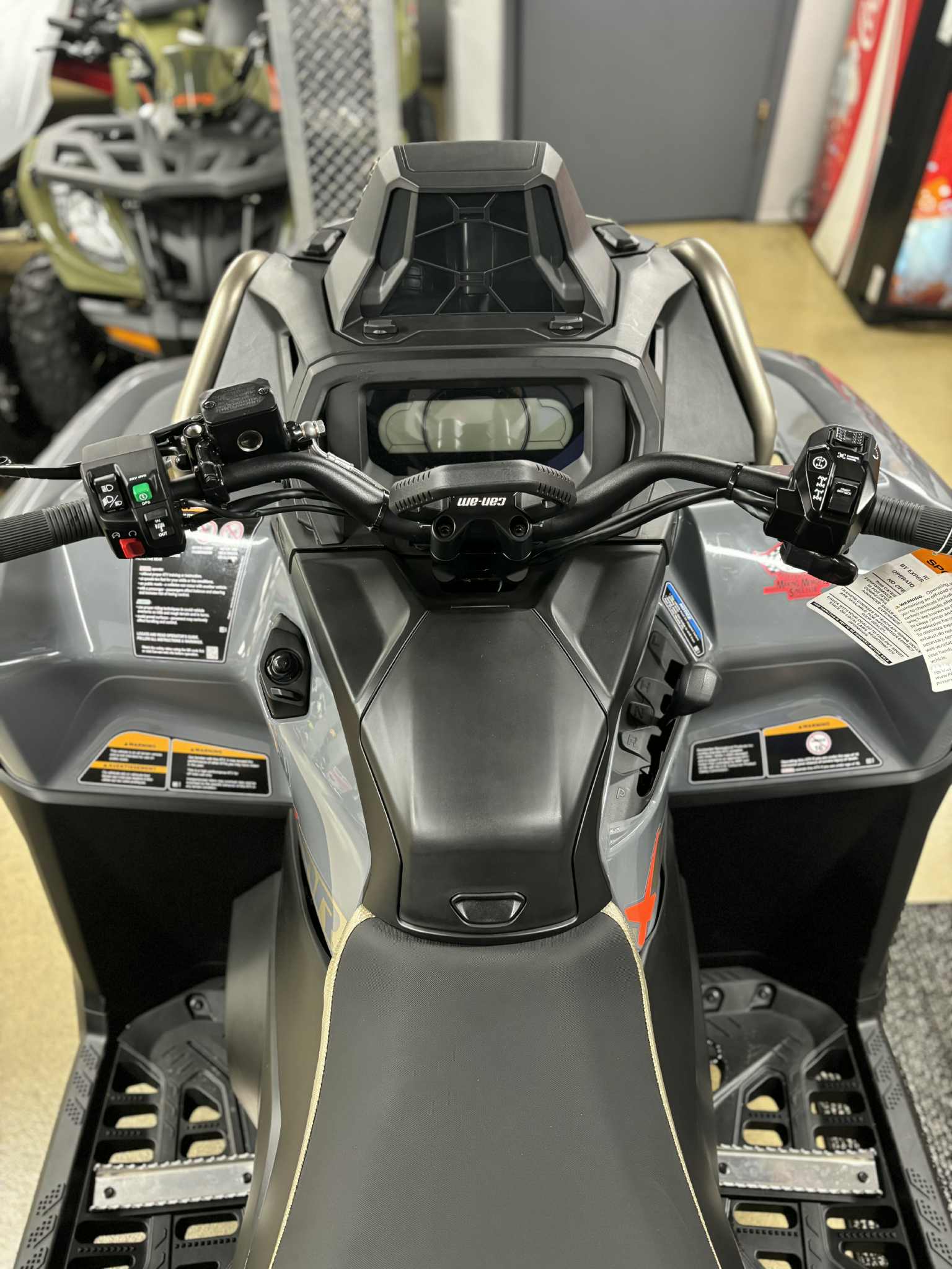 2026 Can-Am OUTLANDER XMR 1000R - Photo 7