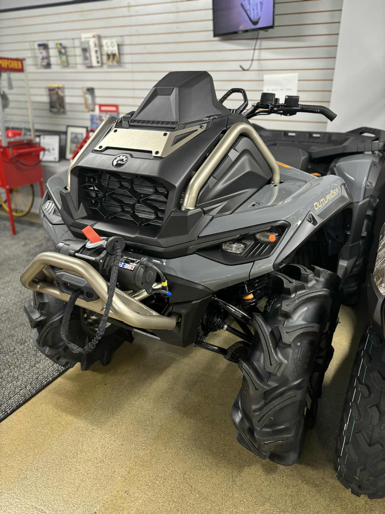2026 Can-Am OUTLANDER XMR 1000R - Photo 9