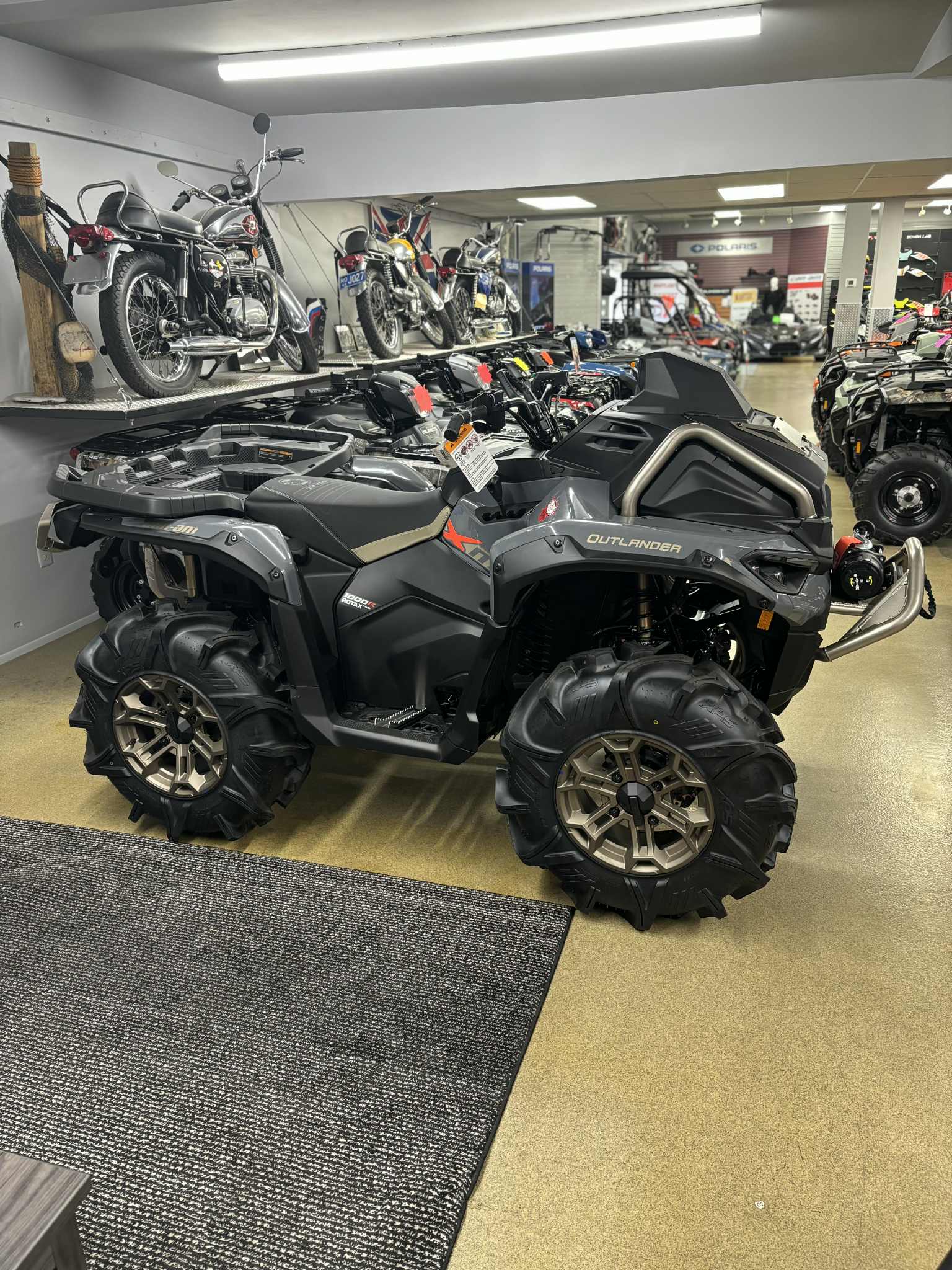2026 Can-Am OUTLANDER XMR 1000R - Photo 3