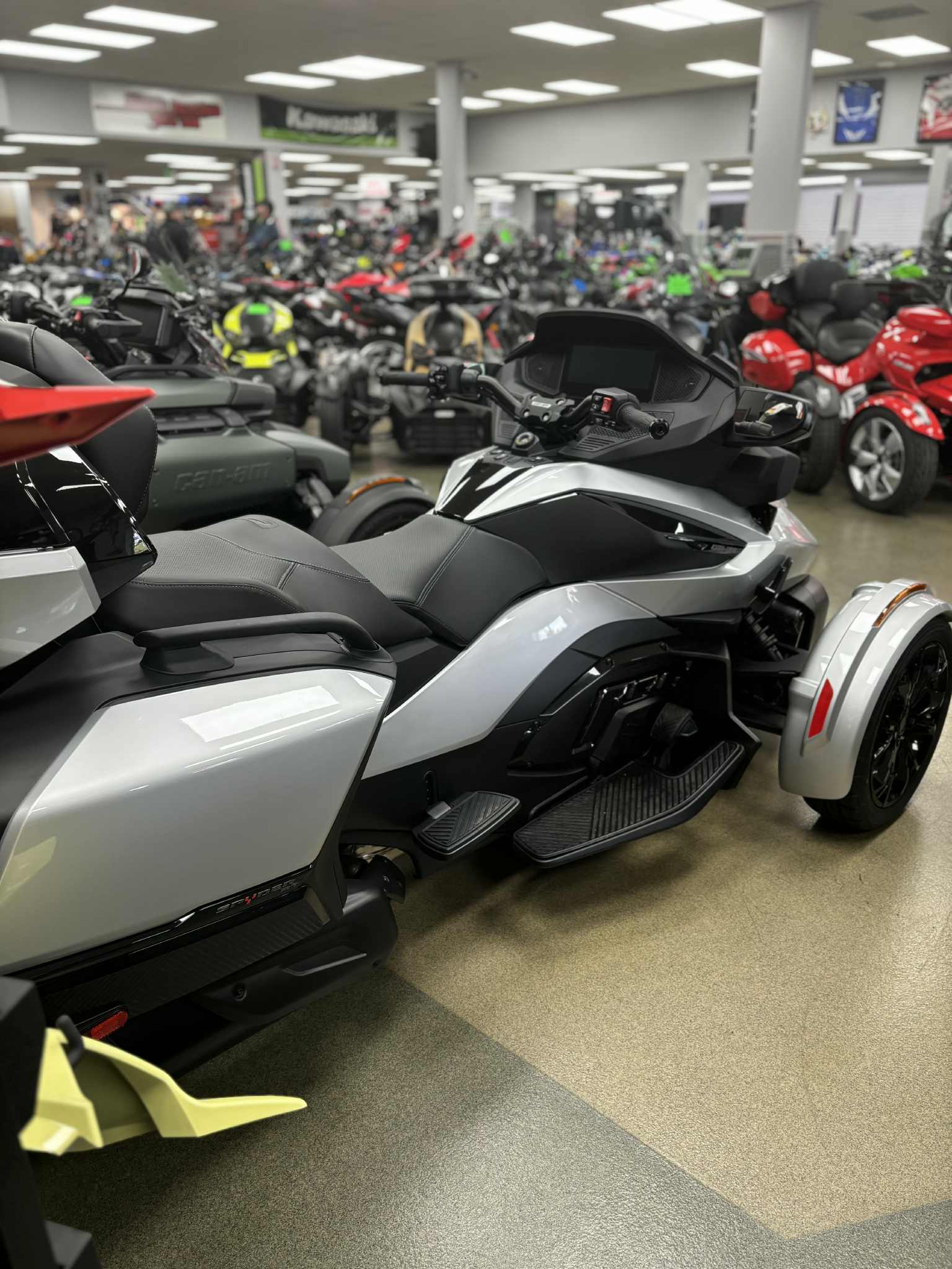 2025 Can-Am SPYDER RT LTD - Photo 8
