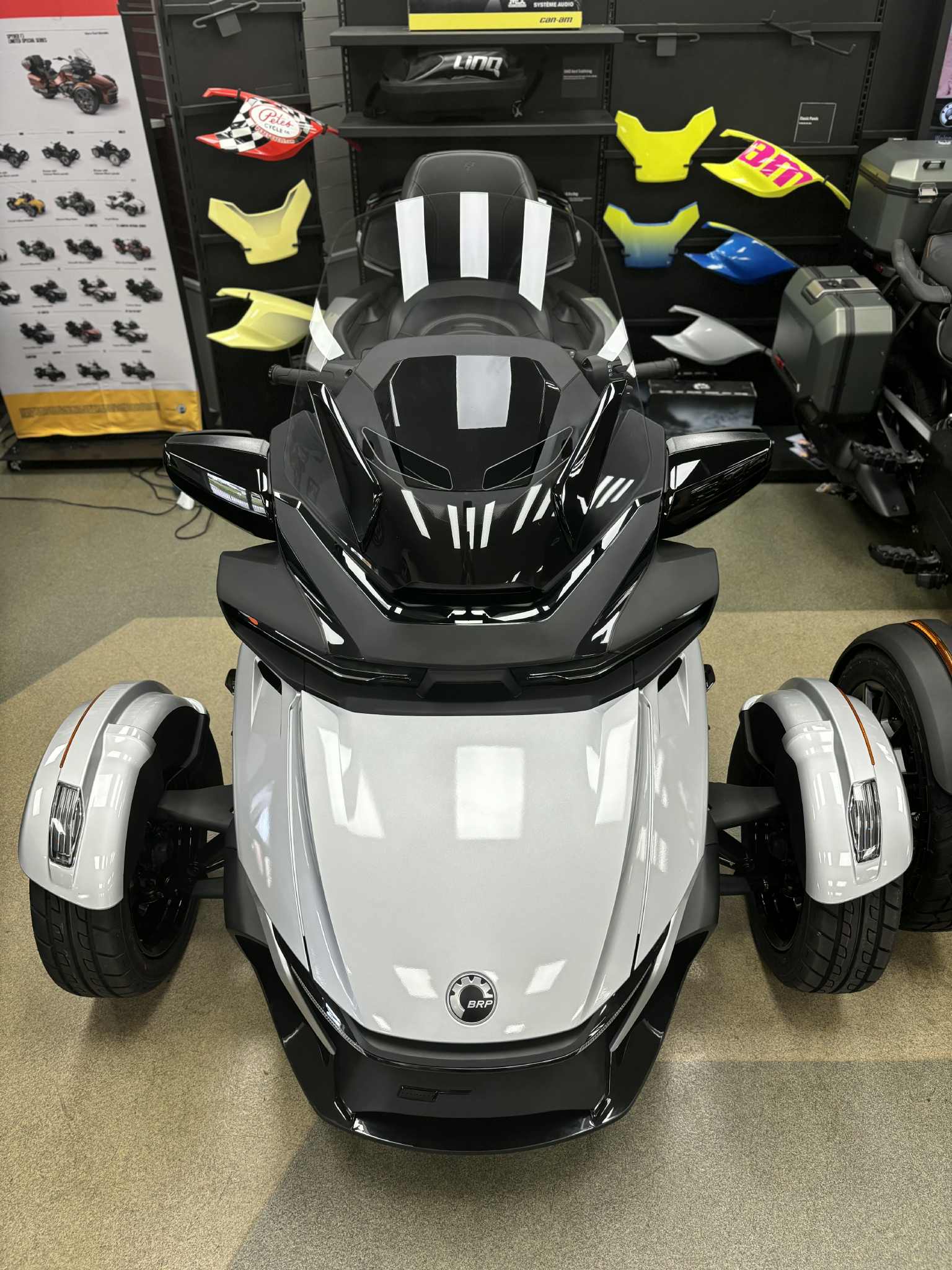 2025 Can-Am SPYDER RT LTD - Photo 2