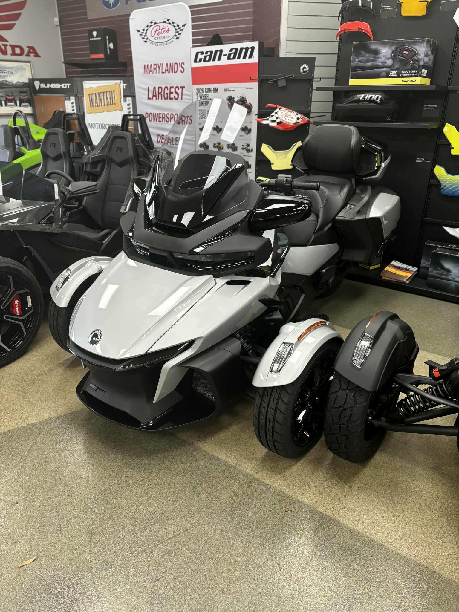 2025 Can-Am SPYDER RT LTD - Photo 3