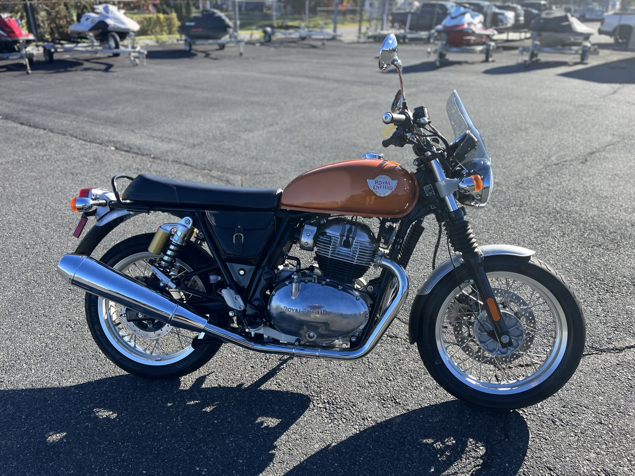 2022 Royal Enfield INT 650 - Photo 6