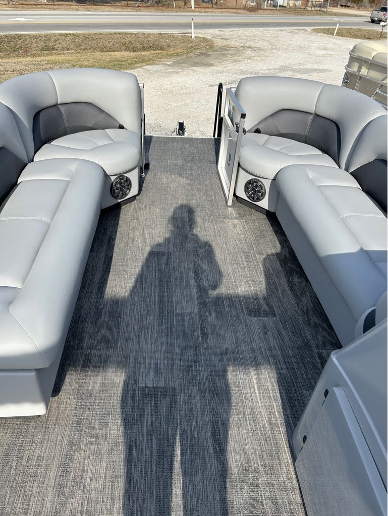 2023 Landau ISLAND BREEZE 252 CRUISE TRITOON 200HP SUZUKI 4 STROKE