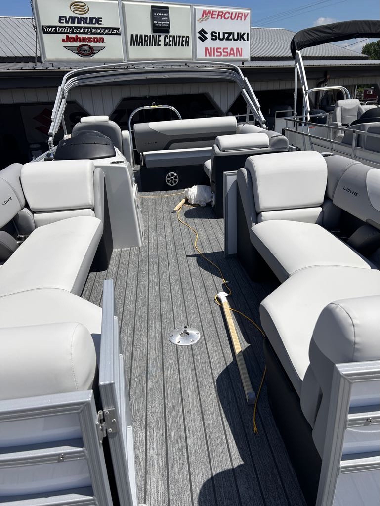 2023 Lowe SS230 Tritoon Flip Flop seat Mercury 150HP 4 stroke and