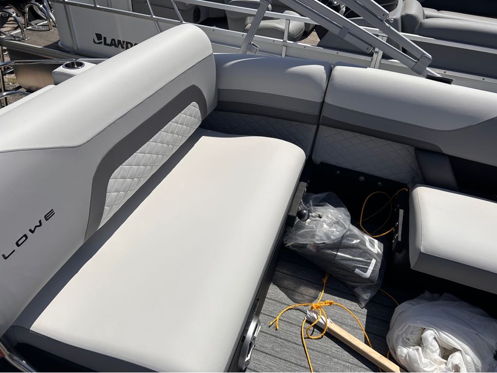 2023 Lowe SS230 Tritoon Flip Flop seat Mercury 150HP 4 stroke and