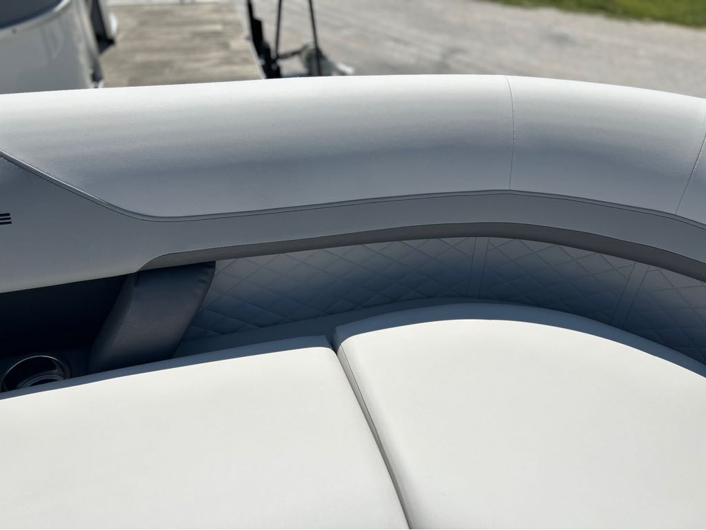 2023 Lowe SS230 Tritoon Flip Flop seat Mercury 150HP 4 stroke and