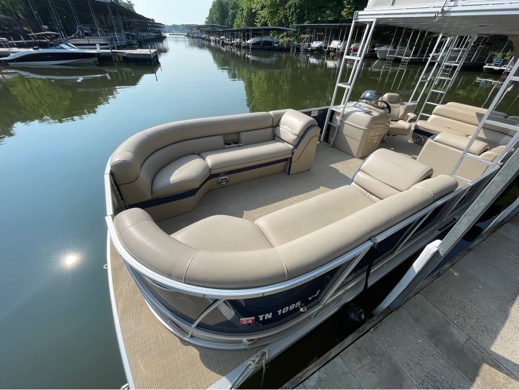 Used Boats and Pontoons For Sale | Johnson City, TN