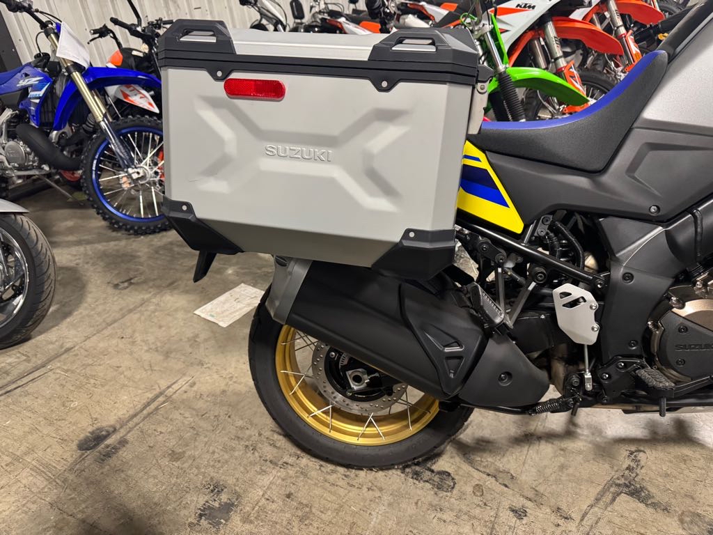2023 Suzuki V-STROM 1050DE - Photo 2
