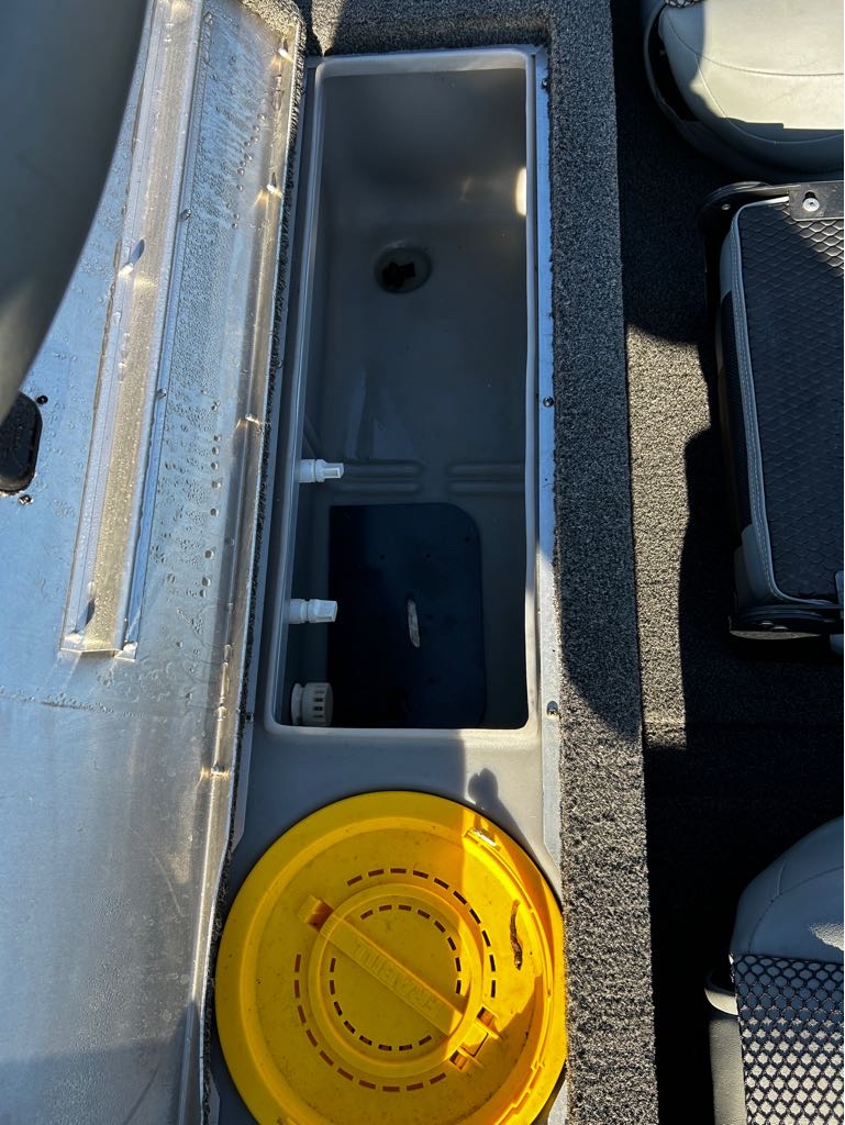 2015 Lowe Stinger 175 Bass 17' Boat 60HP Mercury Outboard 4 Stroke