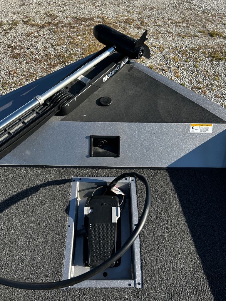 2015 Lowe Stinger 175 Bass 17' Boat 60HP Mercury Outboard 4 Stroke