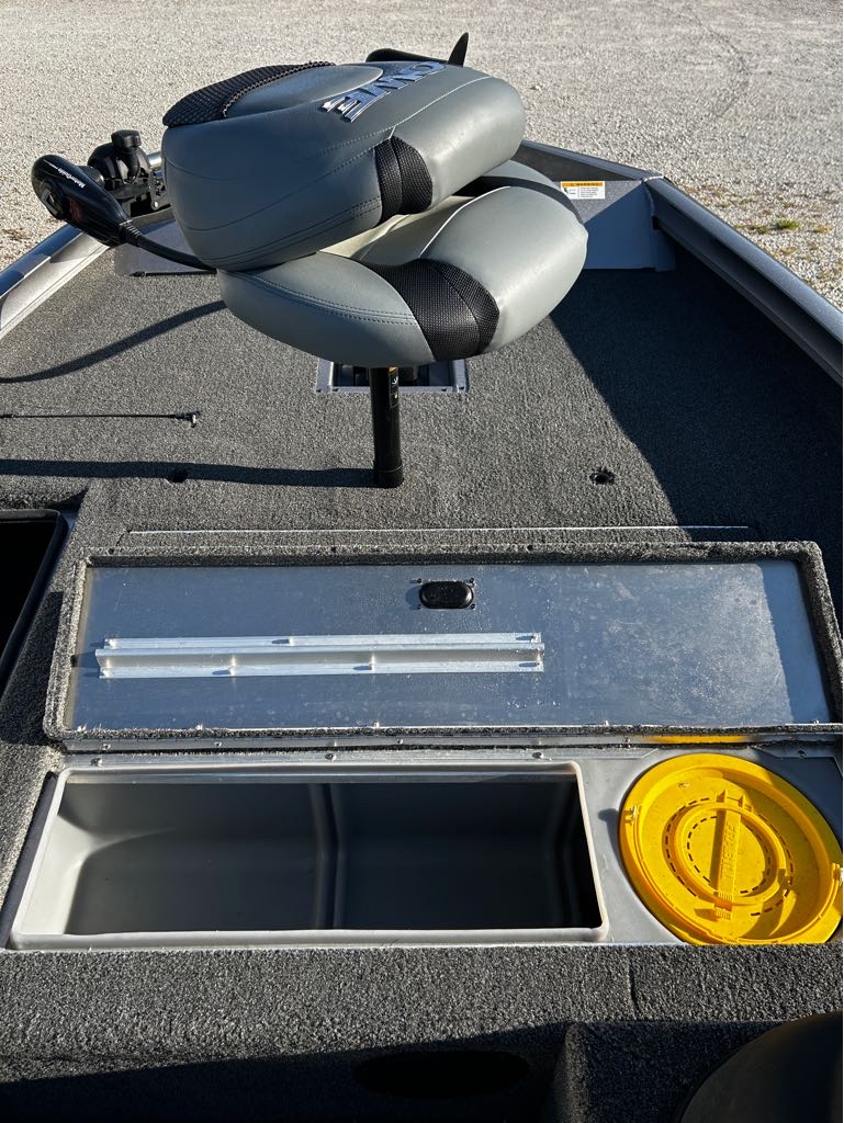 2015 Lowe Stinger 175 Bass 17' Boat 60HP Mercury Outboard 4 Stroke