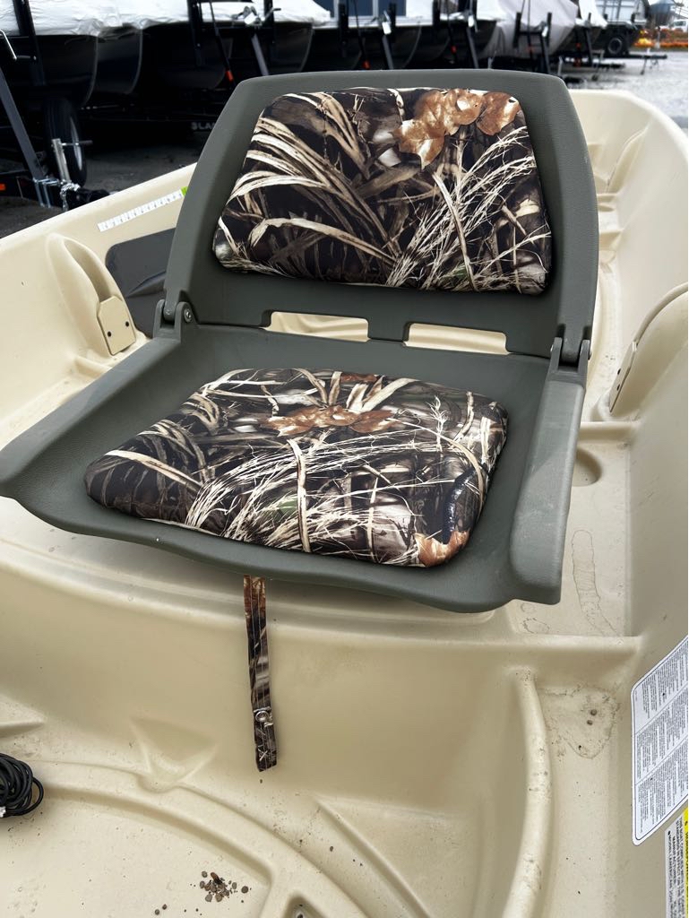 2021 Sundolphin 12' Flat bottom 2.5HP Tohatsu outboard motor & trailer