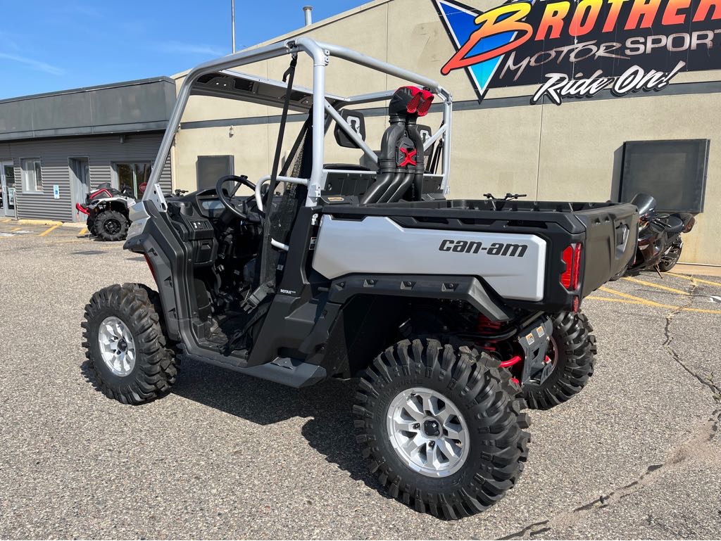 2024 Can-Am DEFENDER XMR HD10 - Photo 8
