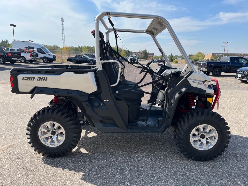 2024 Can-Am DEFENDER XMR HD10 - Photo 5